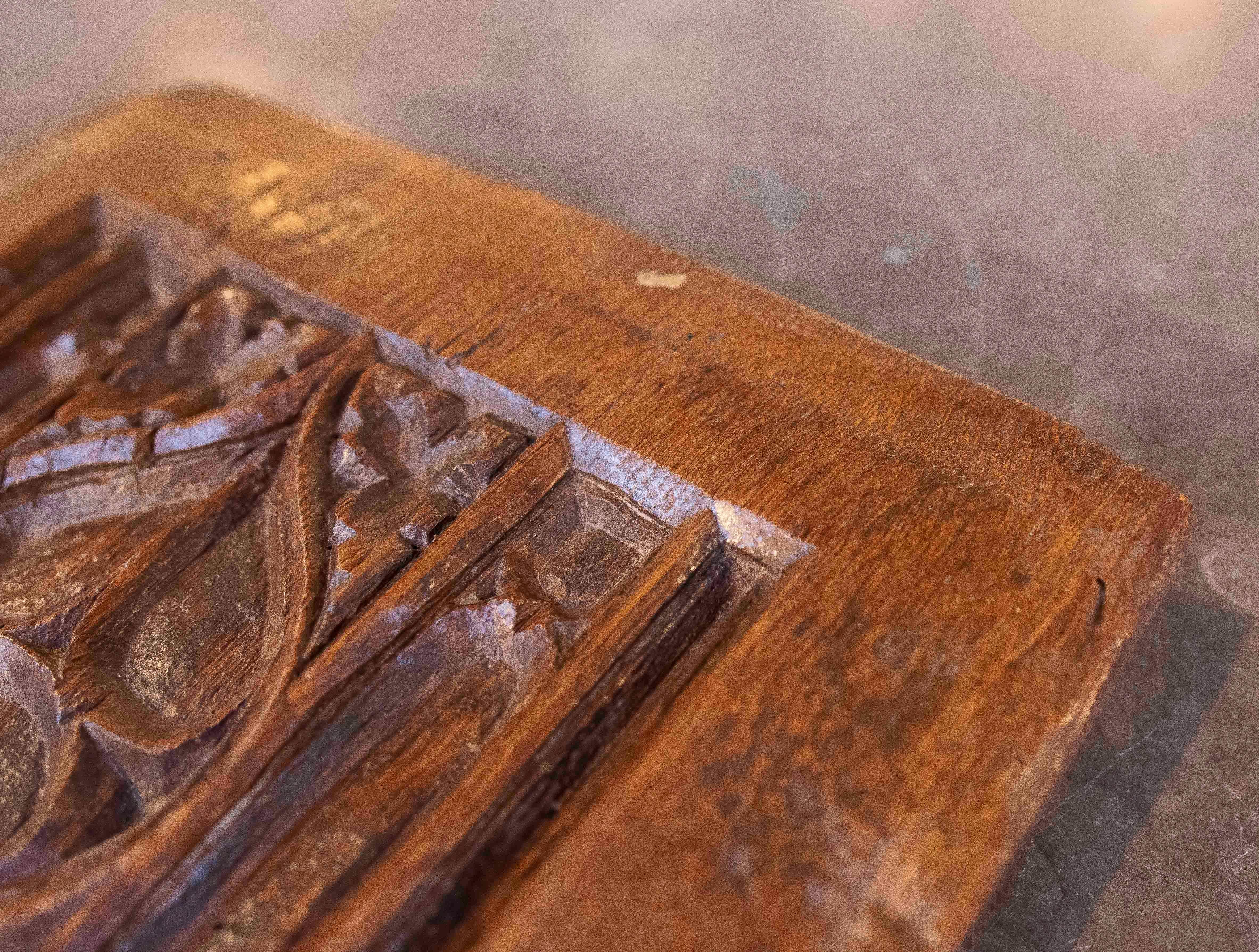 XVIIIe siècle et antérieur Panneau gothique du 15e siècle en Wood Wood sculpté avec des formes d'arc en vente