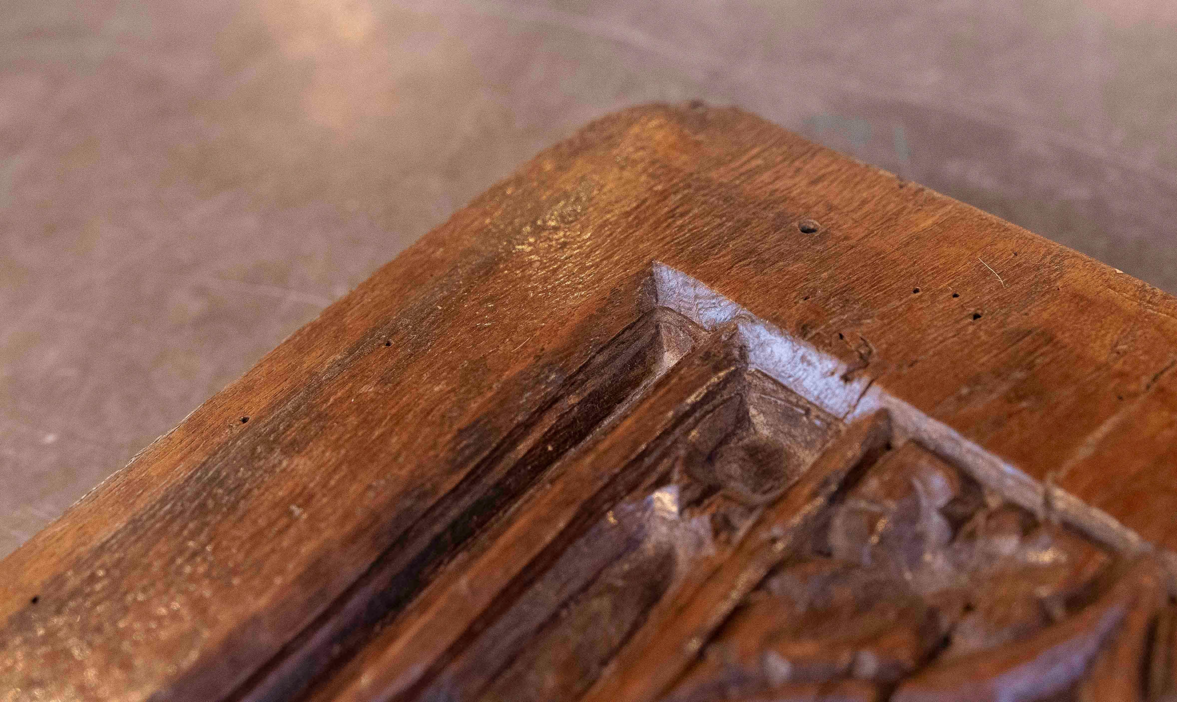 Bois Panneau gothique du 15e siècle en Wood Wood sculpté avec des formes d'arc en vente