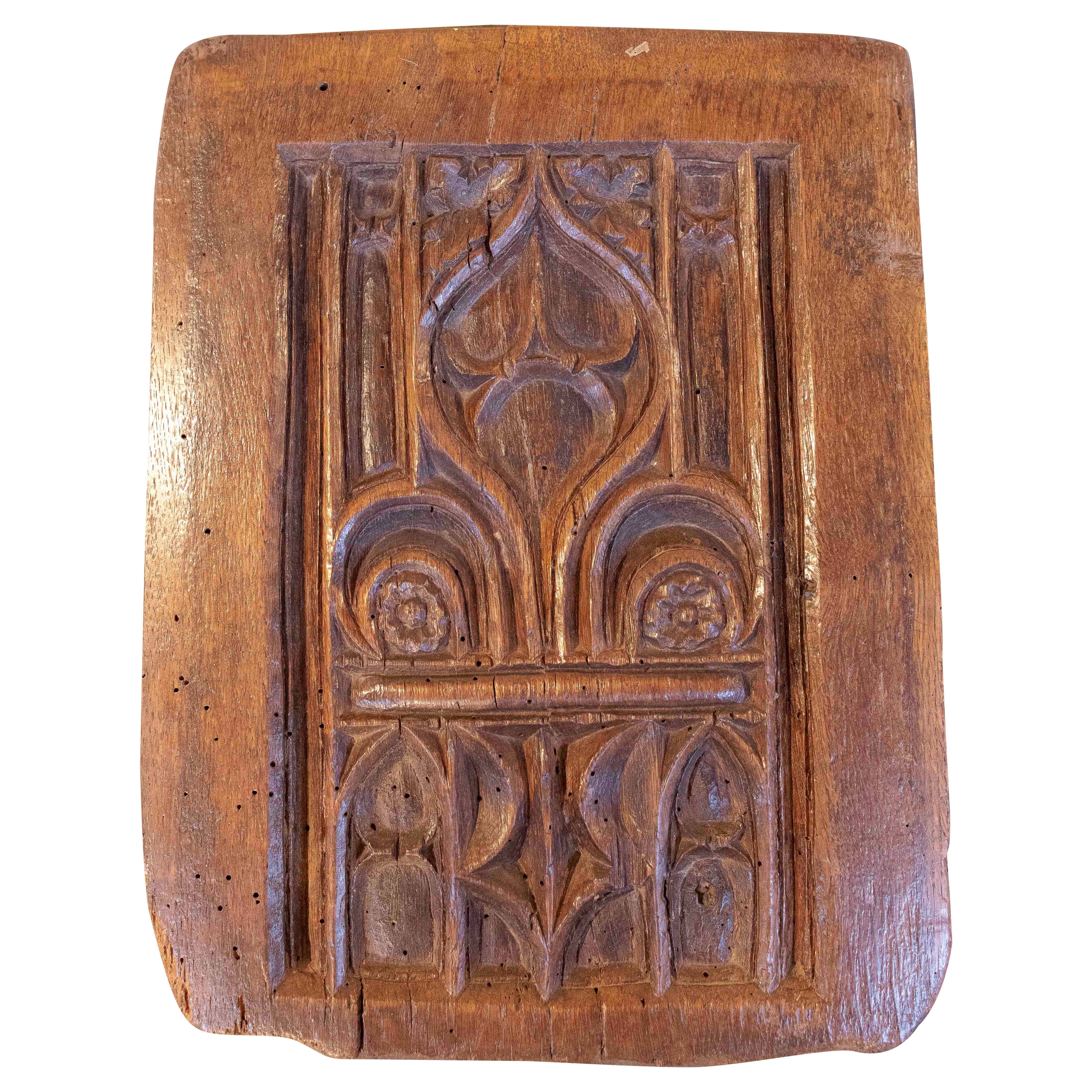 Panneau gothique du 15e siècle en Wood Wood sculpté avec des formes d
arc en vente