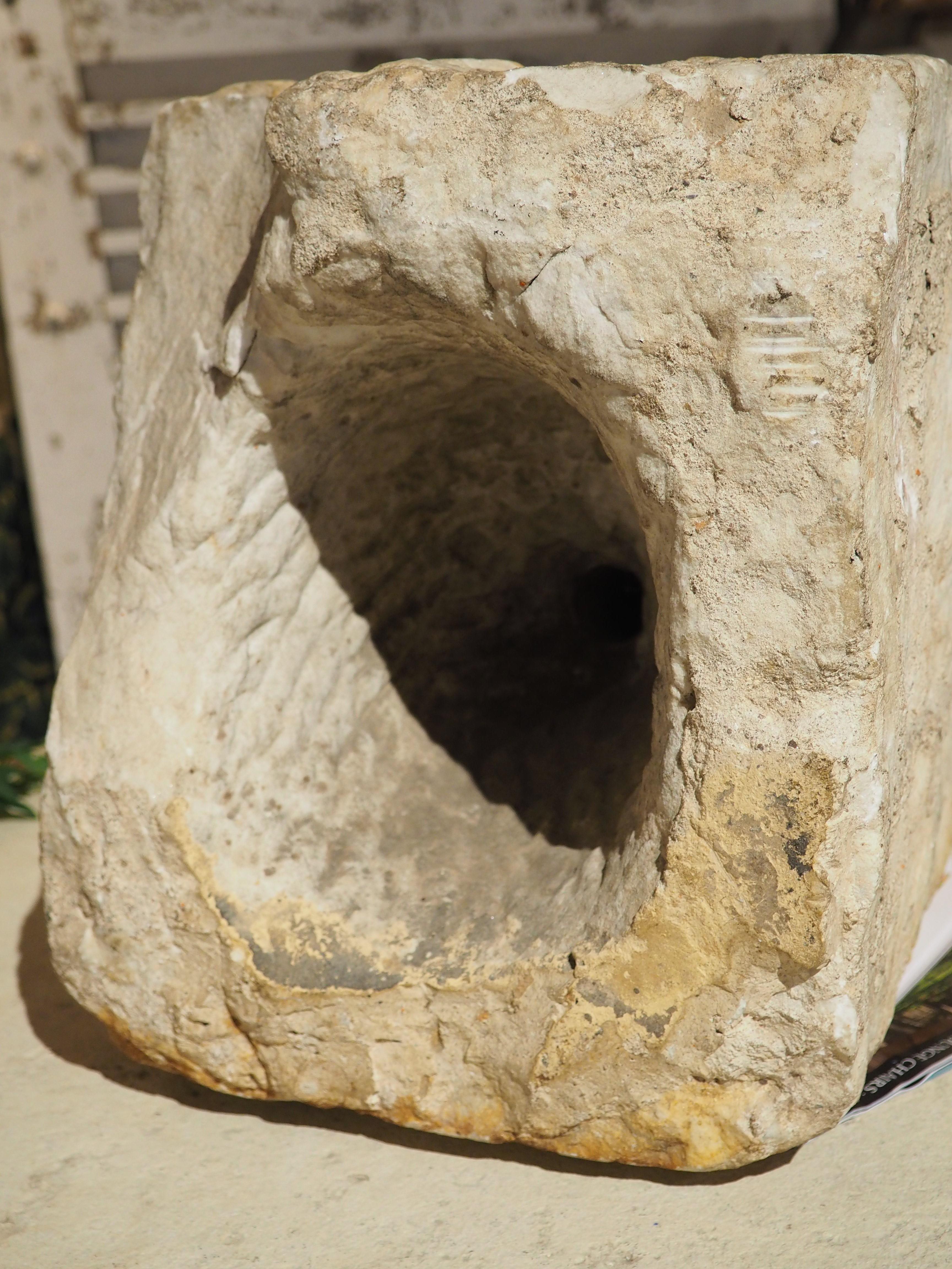 Bec de fontaine à gargouille en marbre du 15e ou 16e siècle provenant d'Arezzo, Italie Bon état - En vente à Dallas, TX