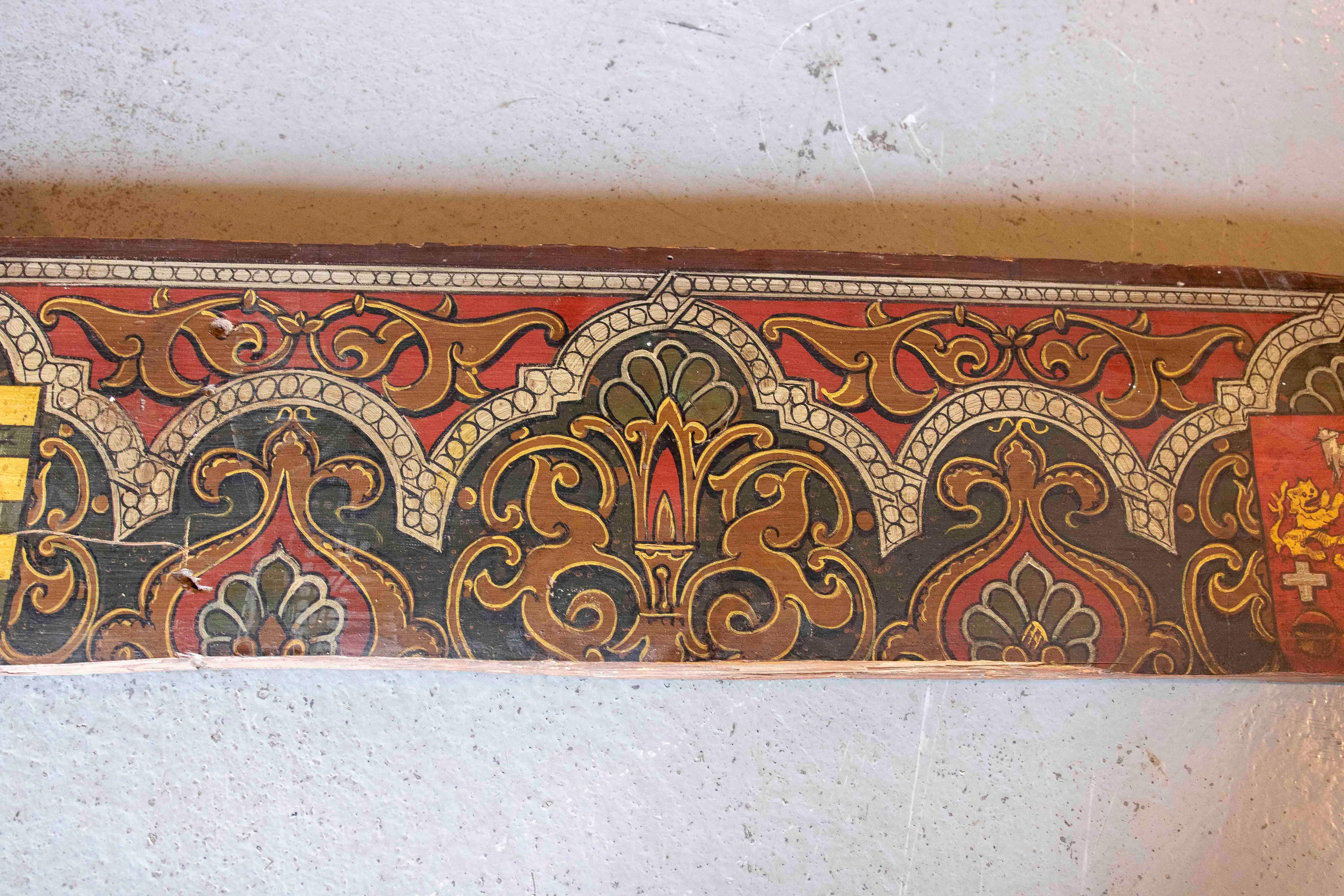 15th Polychrome Coffered Ceiling Panel with Heraldry Coats of Arms In Good Condition For Sale In Marbella, ES