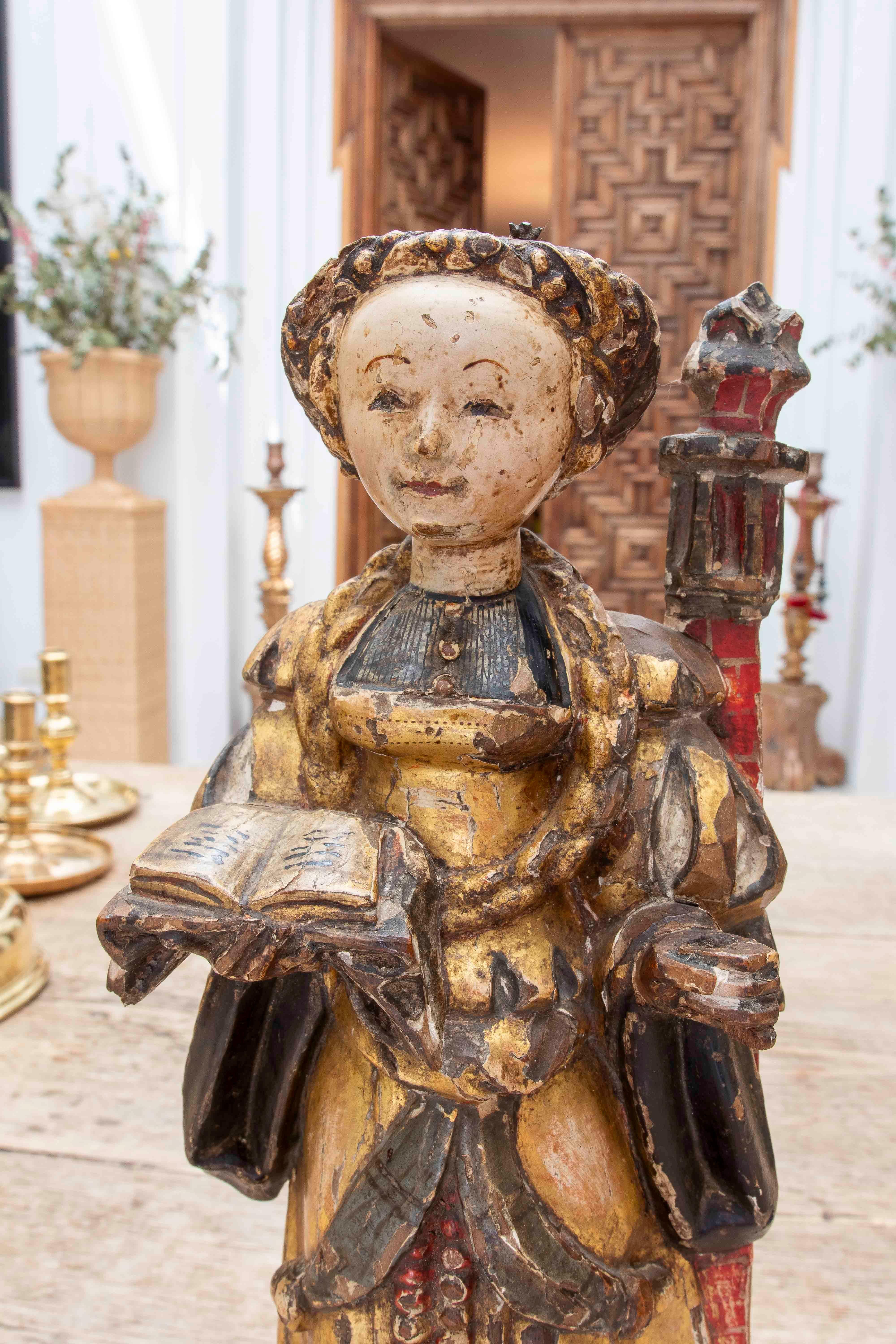 15. Polychrome Holzskulptur der Heiligen Barbara. Mechelen. im Angebot 3