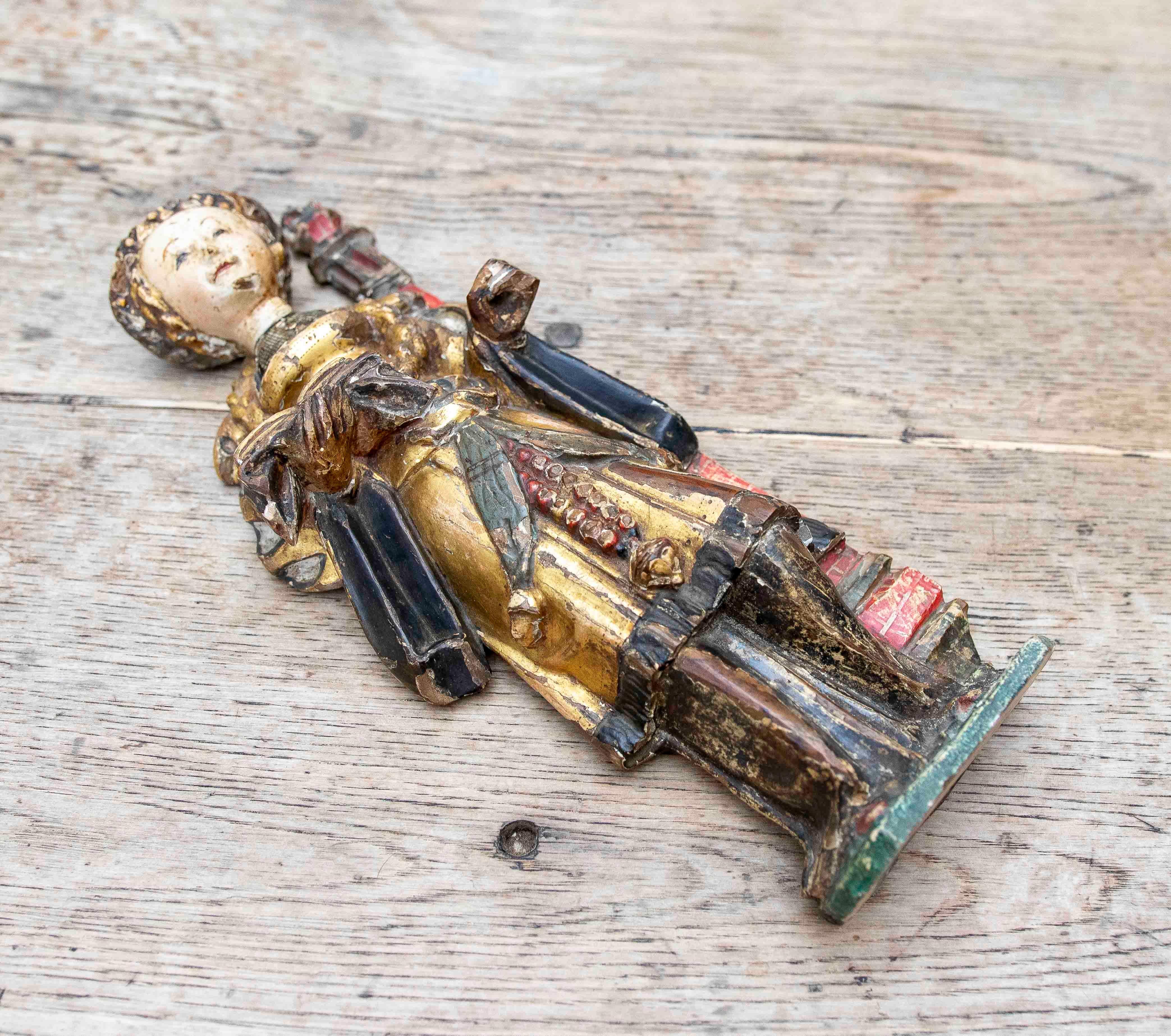 15. Polychrome Holzskulptur der Heiligen Barbara. Mechelen. im Angebot 6