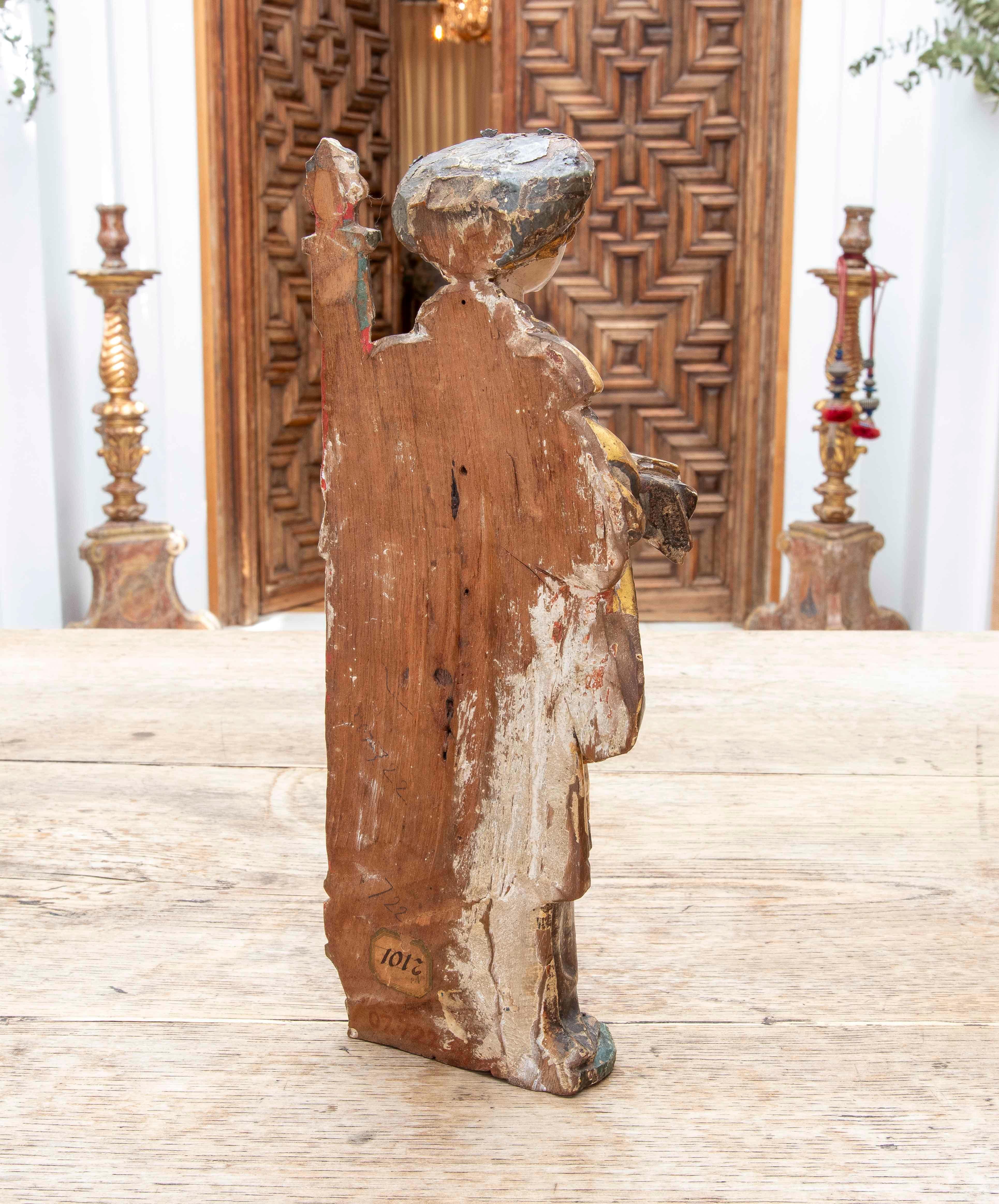 15. Polychrome Holzskulptur der Heiligen Barbara. Mechelen. (Polychromiert) im Angebot
