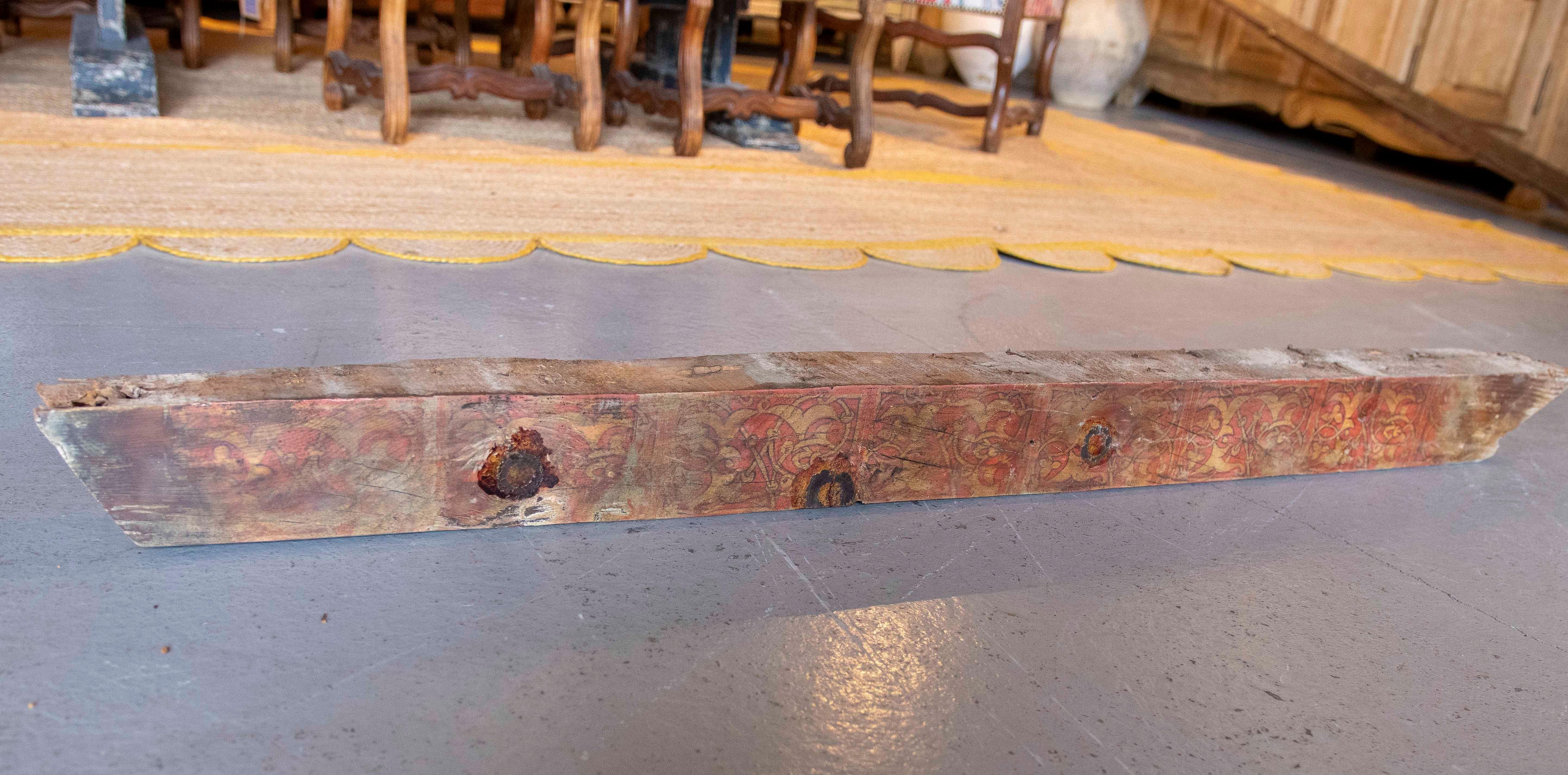 Artesonado español del siglo XV con policromía original en venta 6