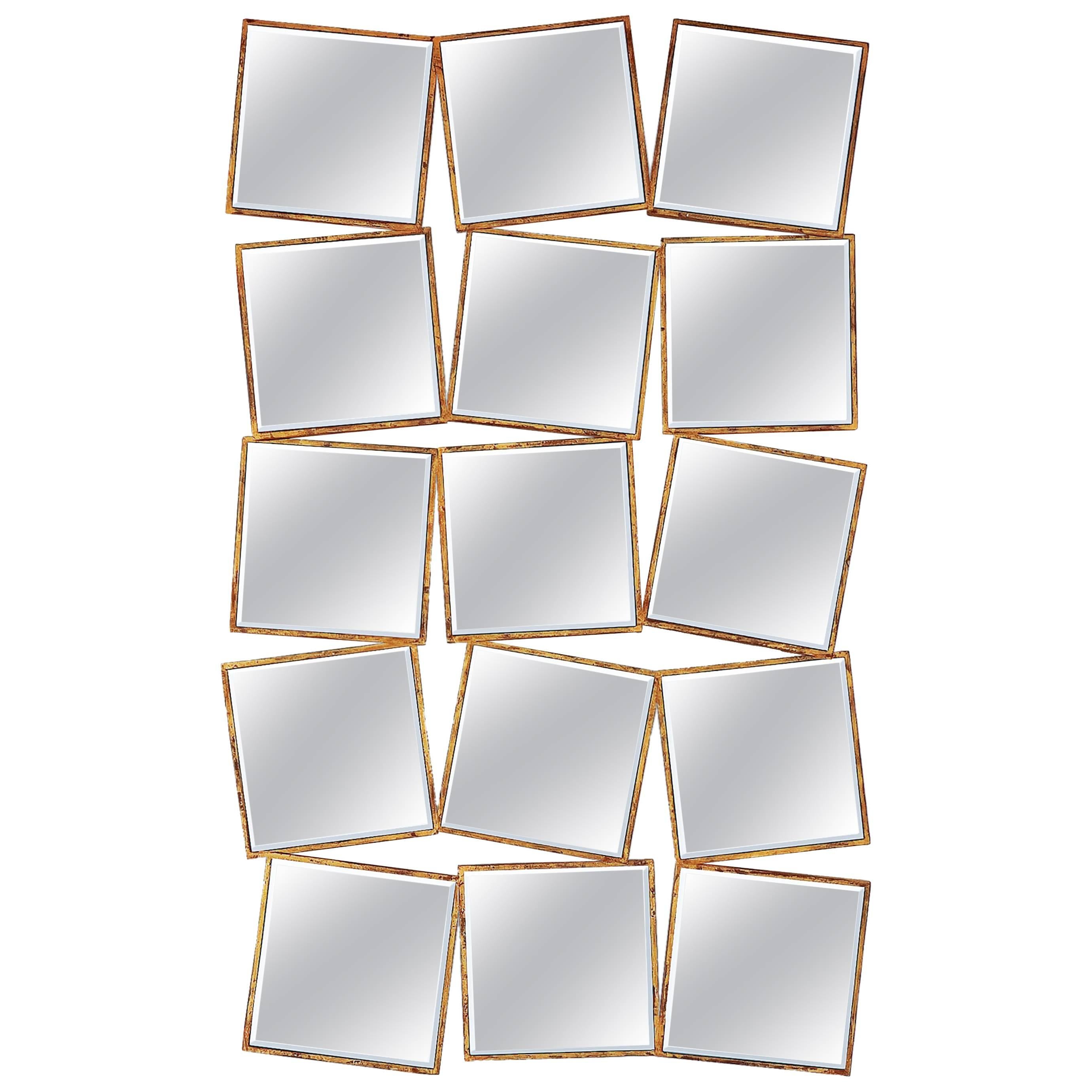15. Quadratischer Spiegel mit Massivholzrahmen und Goldmalerei im Angebot