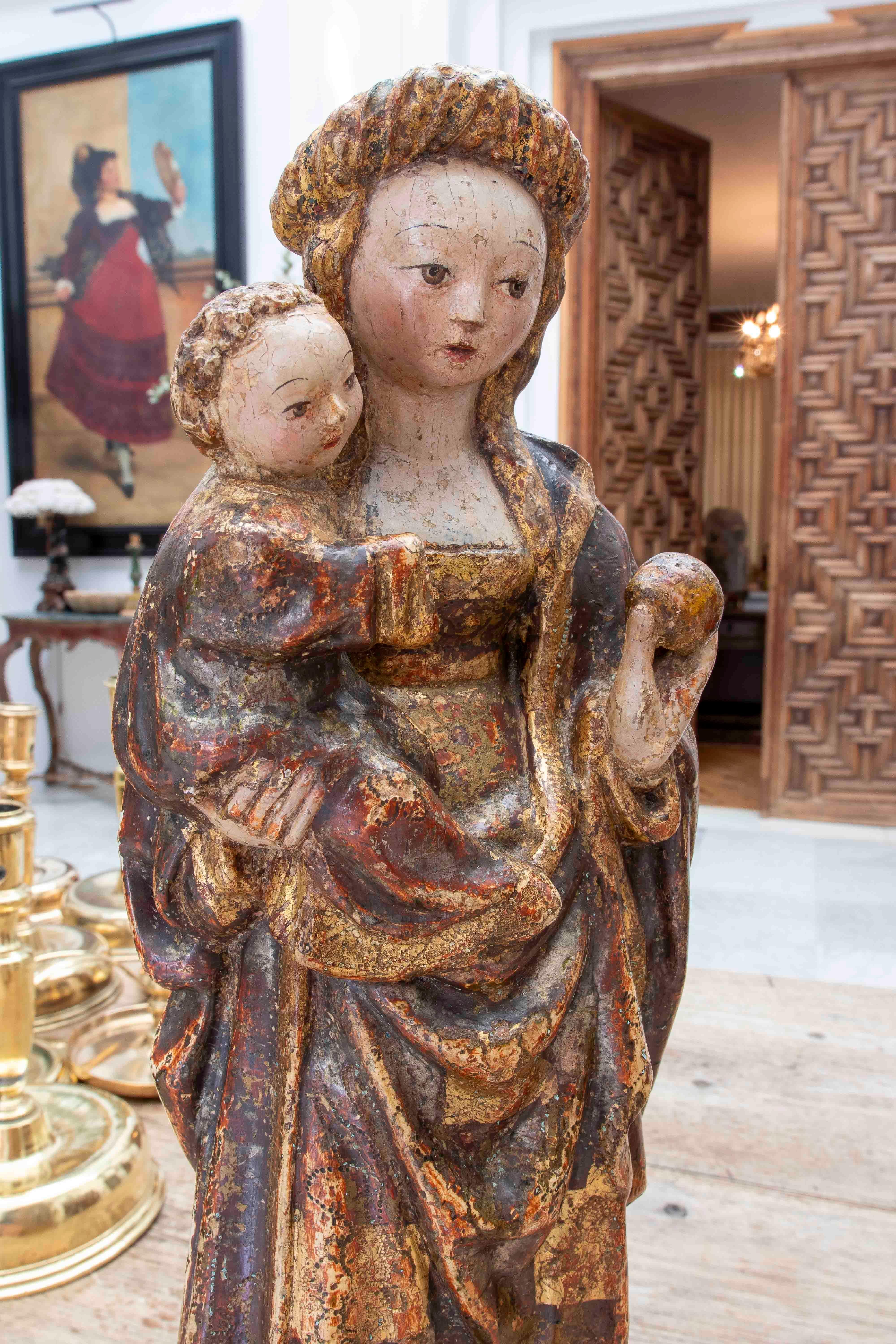 Die Poupées de Malines - Mechelen-Puppen - sind kleine Skulpturen, im Allgemeinen von mittlerer Größe (mit minimal bearbeiteten Rückseiten), die in der kleinen belgischen Stadt hergestellt wurden, die im Norden Flanderns zwischen Brüssel und