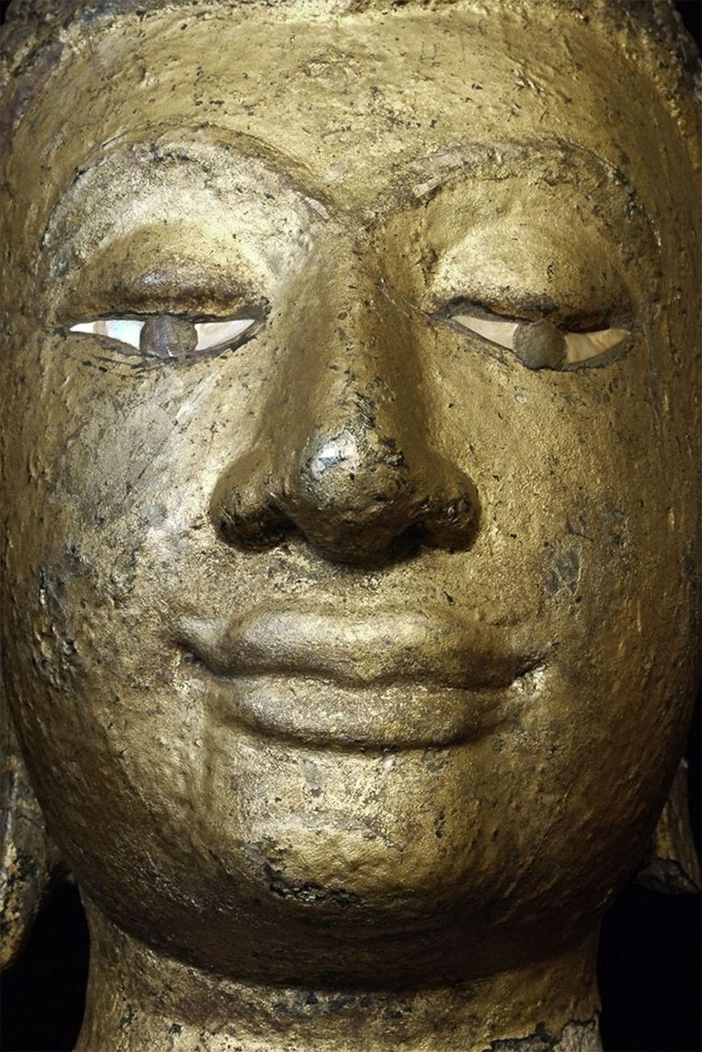 15thC Thai Lacquered and Gilded Stone Head, 6597 For Sale 2