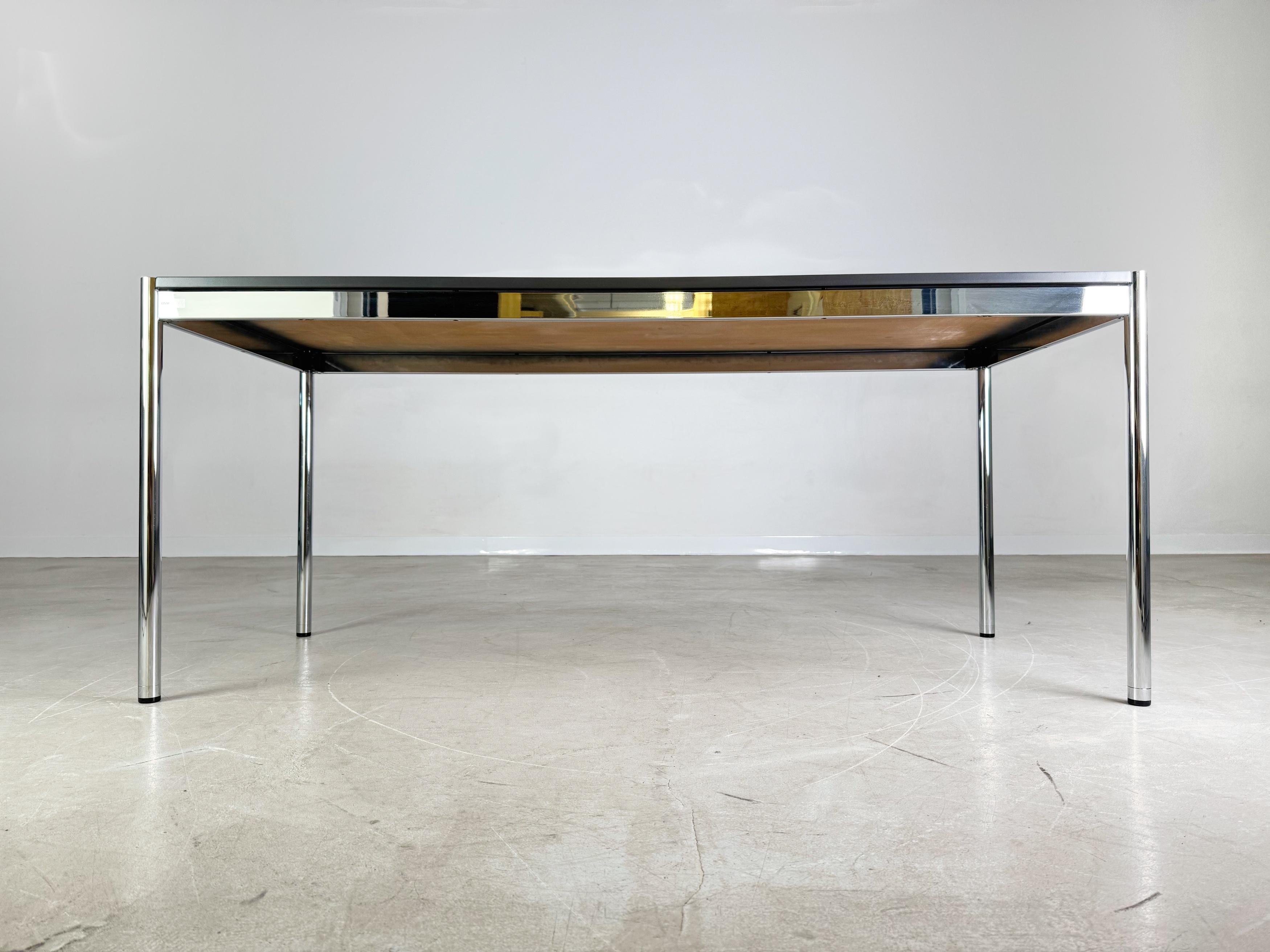 Post-Modern 15x Original USM Haller Schreibtisch in Wunschfarbe Design Tisch For Sale