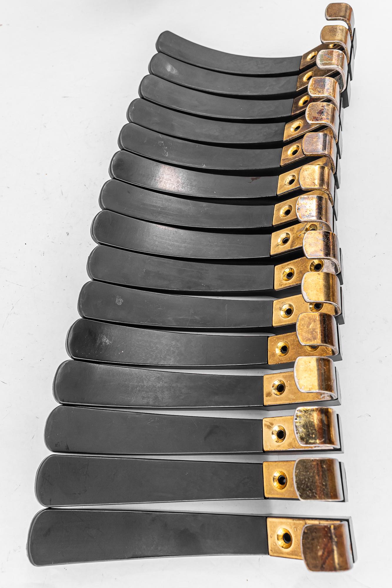 15x Wall Hooks 'Bakelite and Brass', Vienna, circa 1950s In Good Condition For Sale In Wien, AT