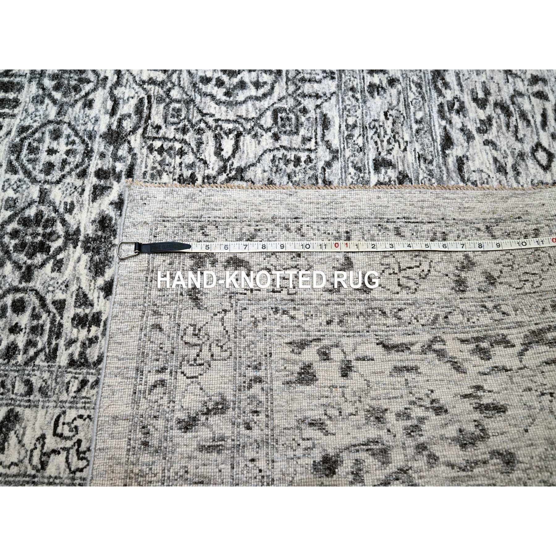 15'x20' Alfombra anudada a mano de lana natural con diseño tono sobre tono de la dinastía mameluca blanca en venta 3