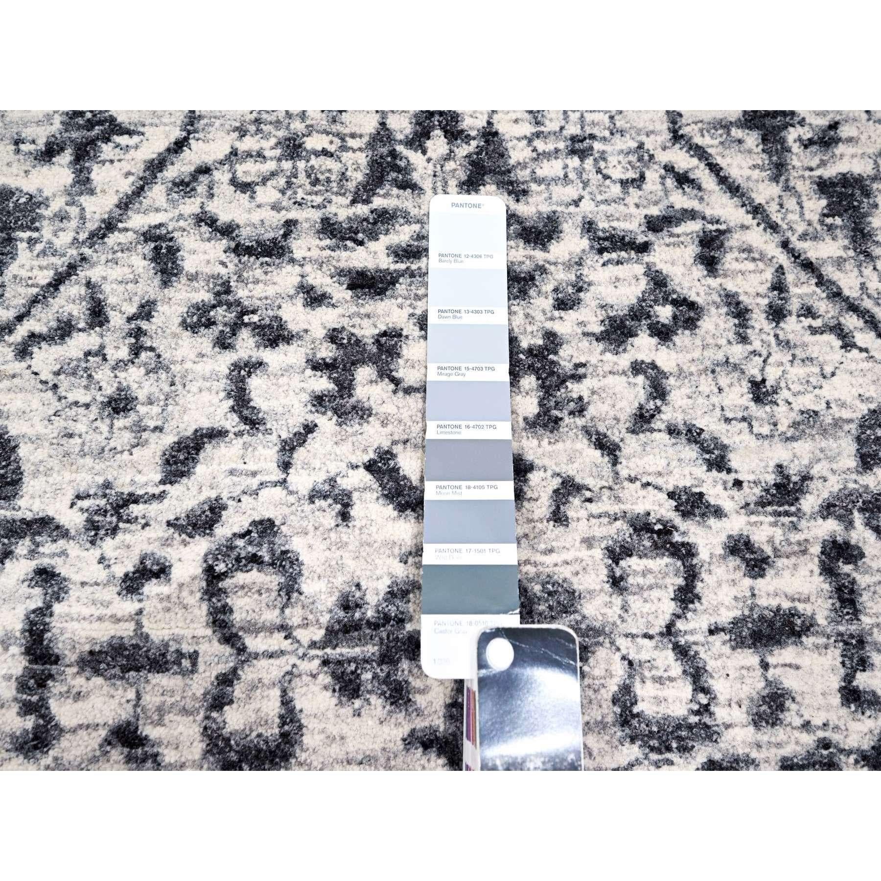 15'x20' Alfombra anudada a mano de lana natural con diseño tono sobre tono de la dinastía mameluca blanca Siglo XXI y contemporáneo en venta