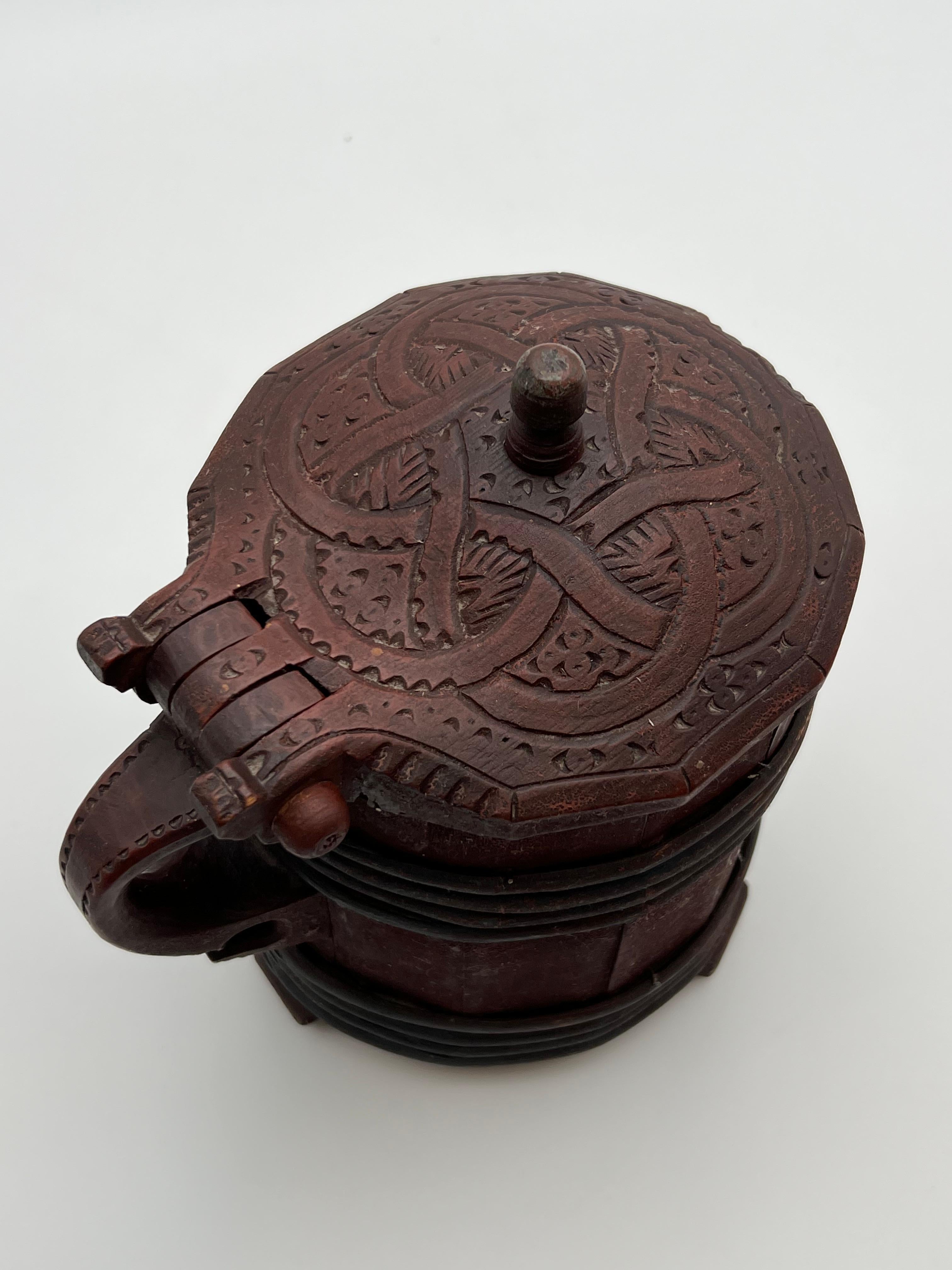 Bidon antique des années 16/1700, art populaire scandinave, qualité musée. Norvège/Islande en vente 10