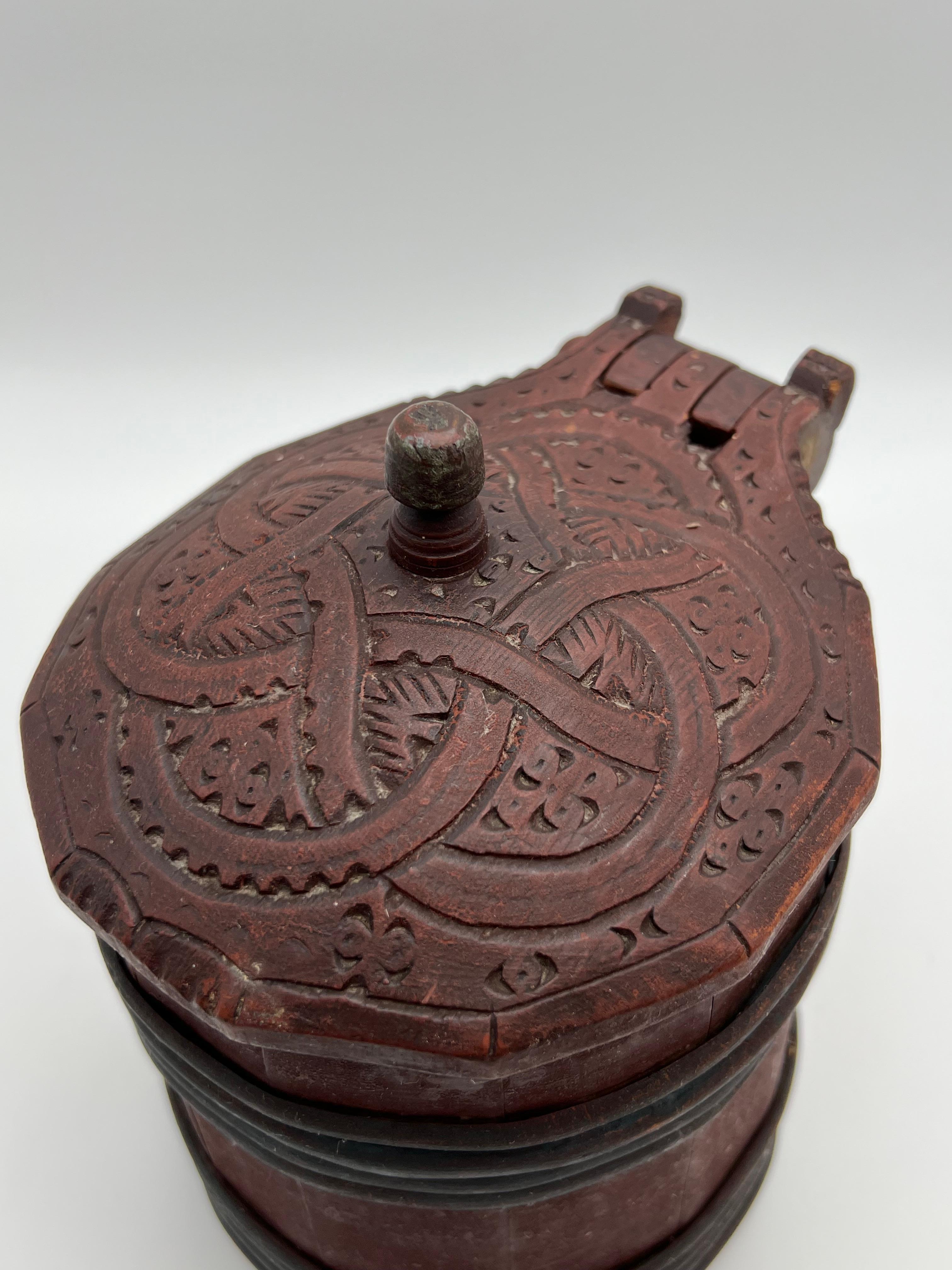 Bois Bidon antique des années 16/1700, art populaire scandinave, qualité musée. Norvège/Islande en vente