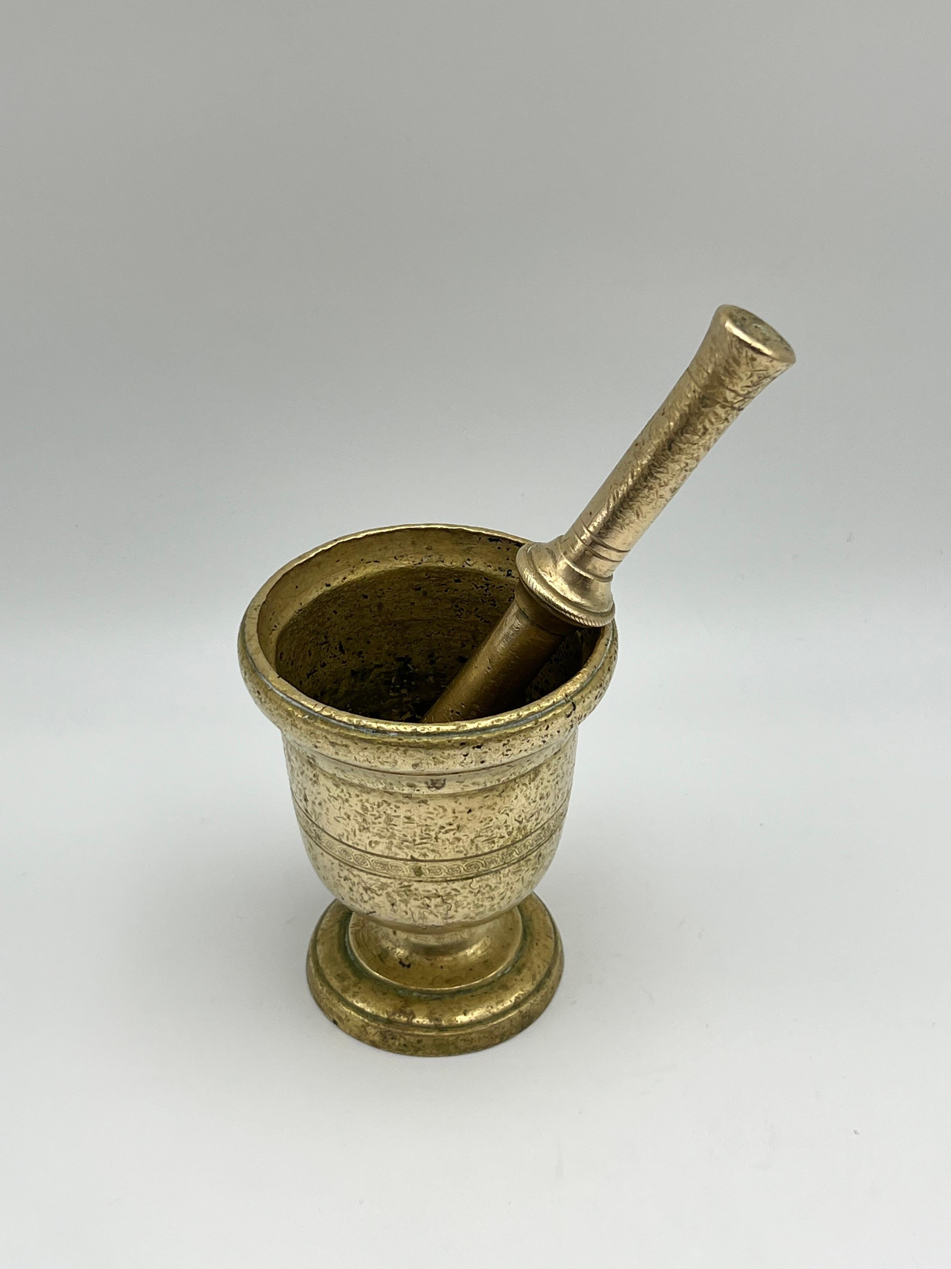 Country 16/1700s Brass Mortar and Pestle, France, Primitive Antique, Patina For Sale