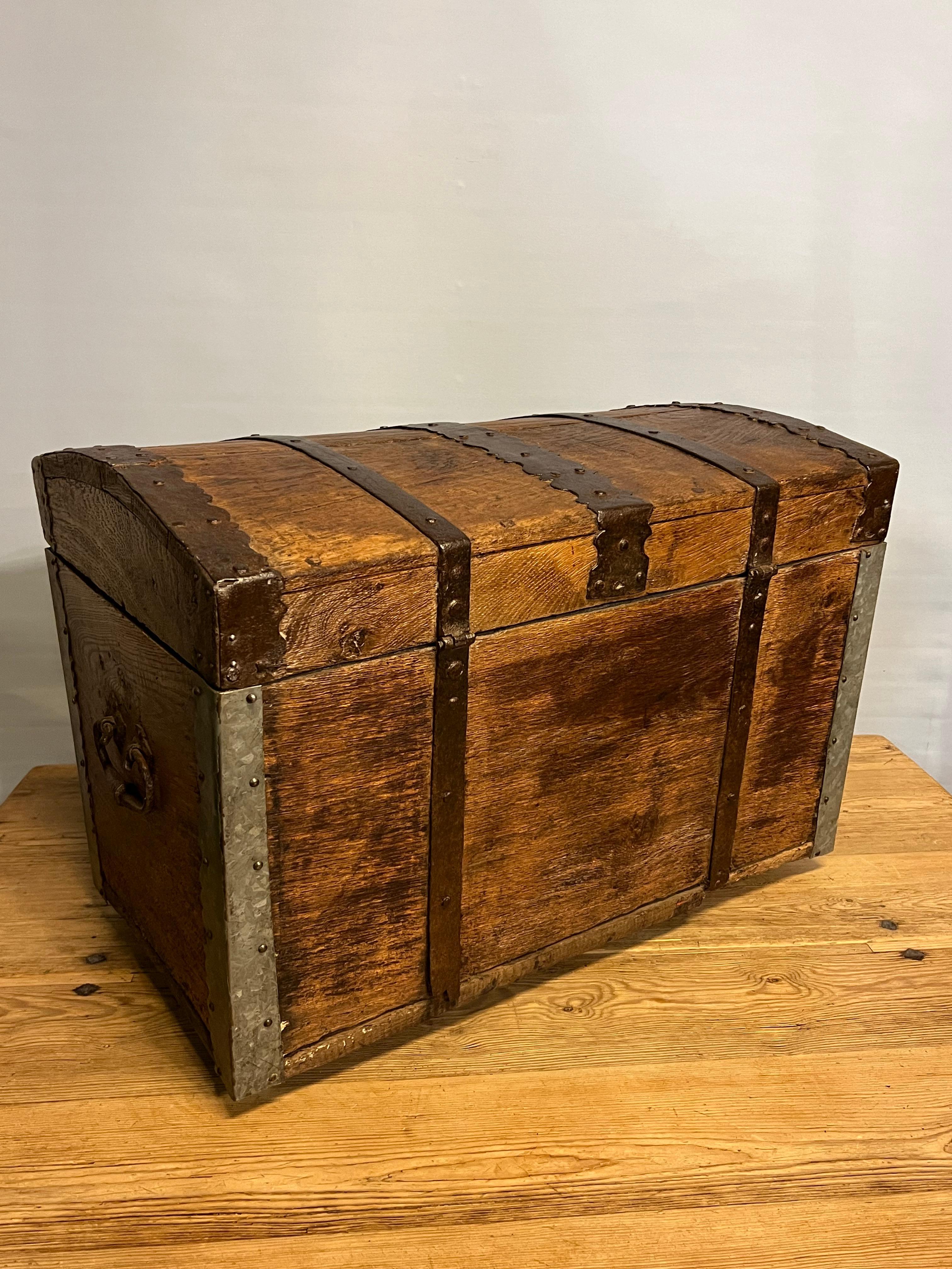 16/1700s Primitive Antike Truhe / Treasure Chest, Rustikal, Eiche, Wabi Sabi im Angebot 6