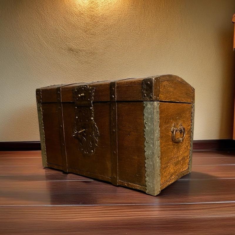 16/1700s Primitive Antike Truhe / Treasure Chest, Rustikal, Eiche, Wabi Sabi (Barock) im Angebot