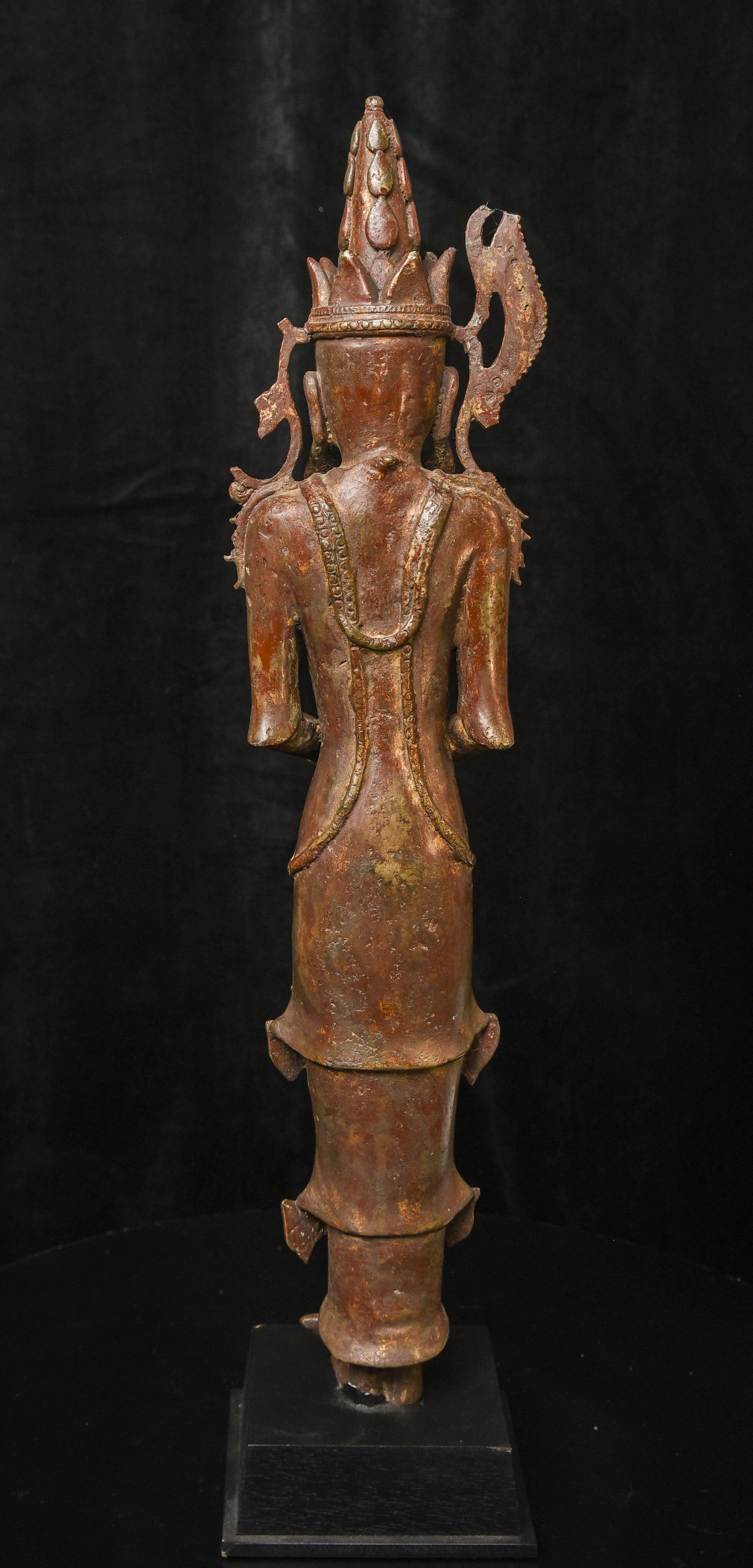 Calco Buddha birmano in piedi 