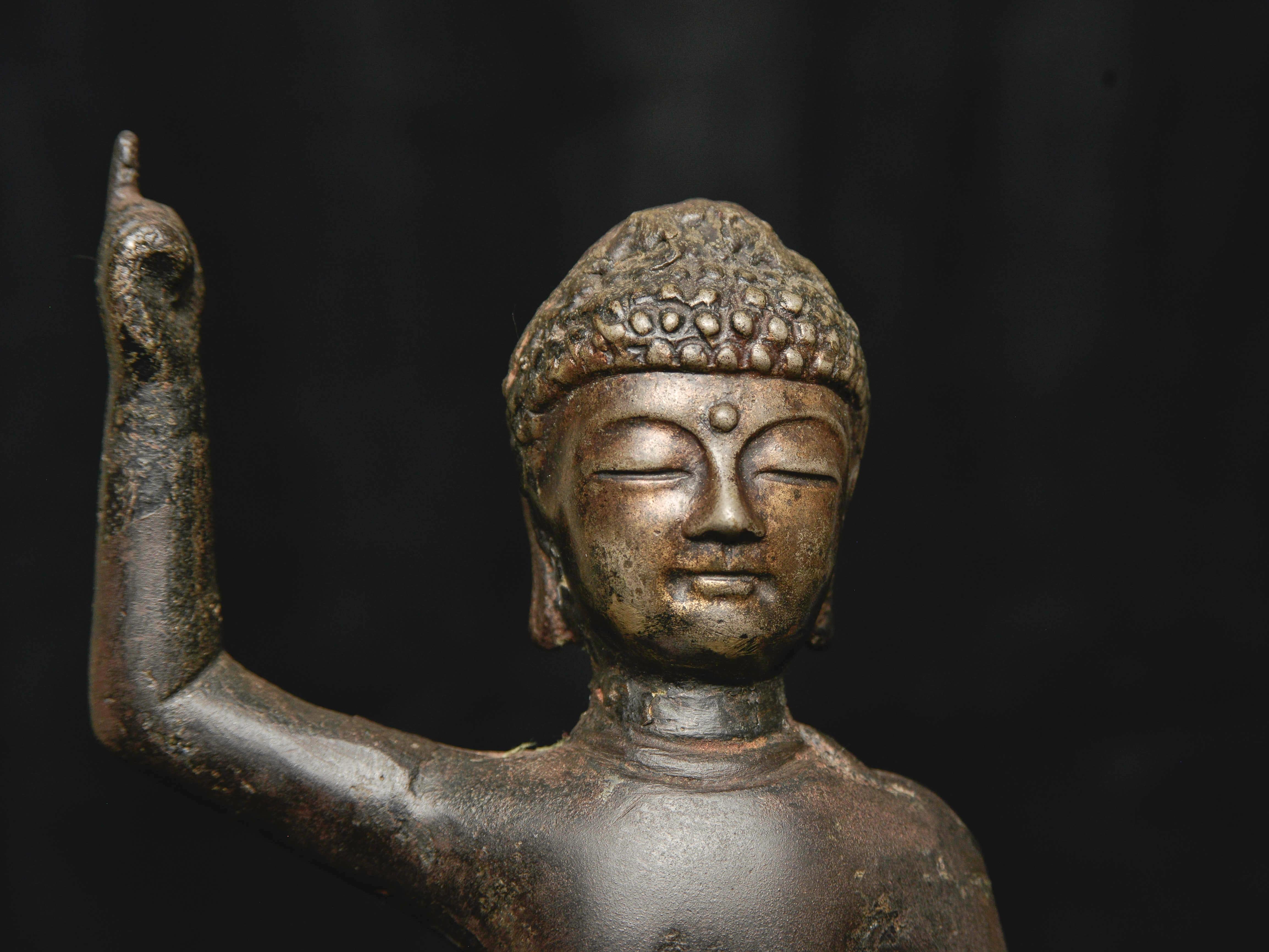 16/17thC Korean Baby Buddha pointing to heaven and earth. For Sale 4