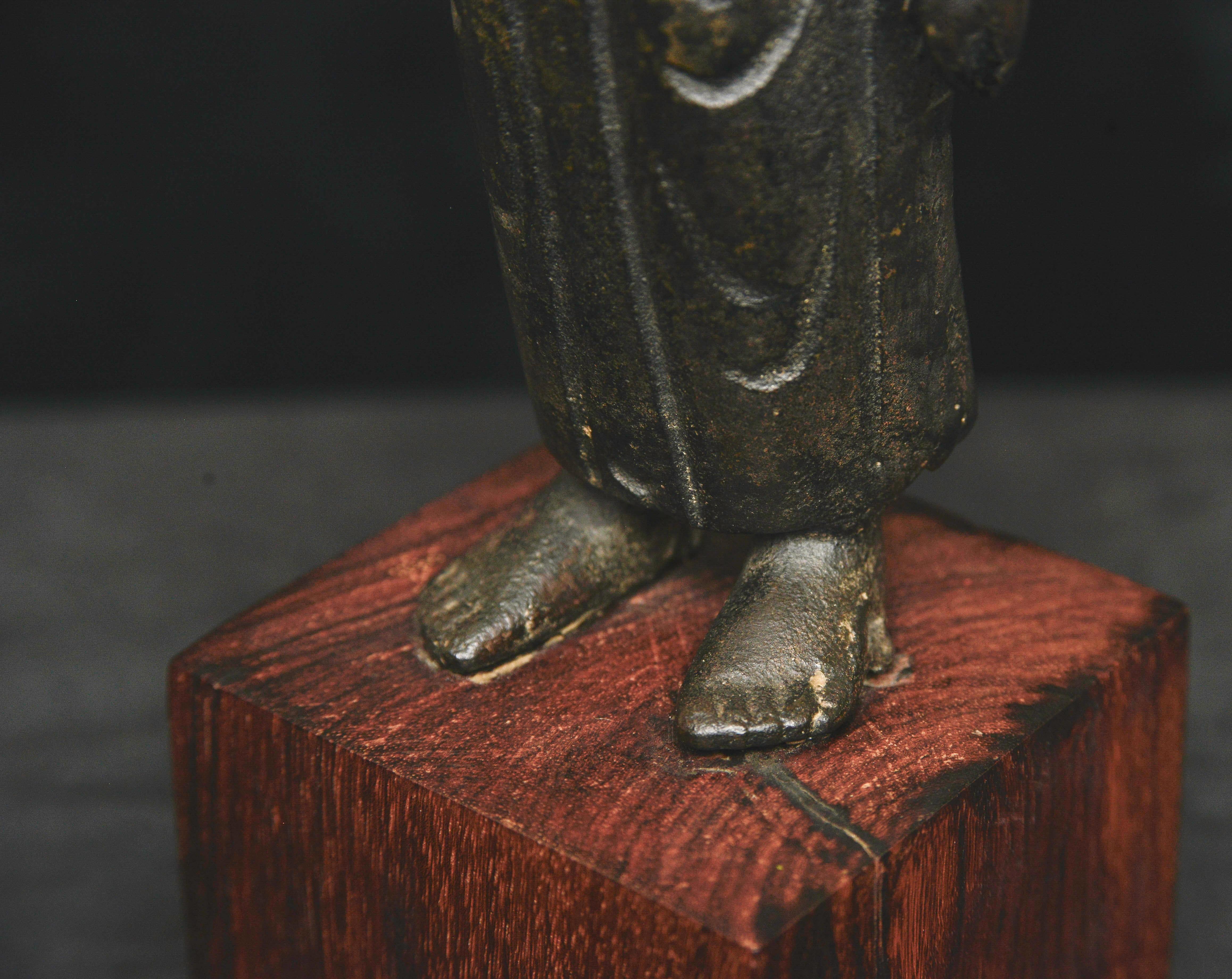 16/17thC Korean Baby Buddha pointing to heaven and earth. For Sale 6