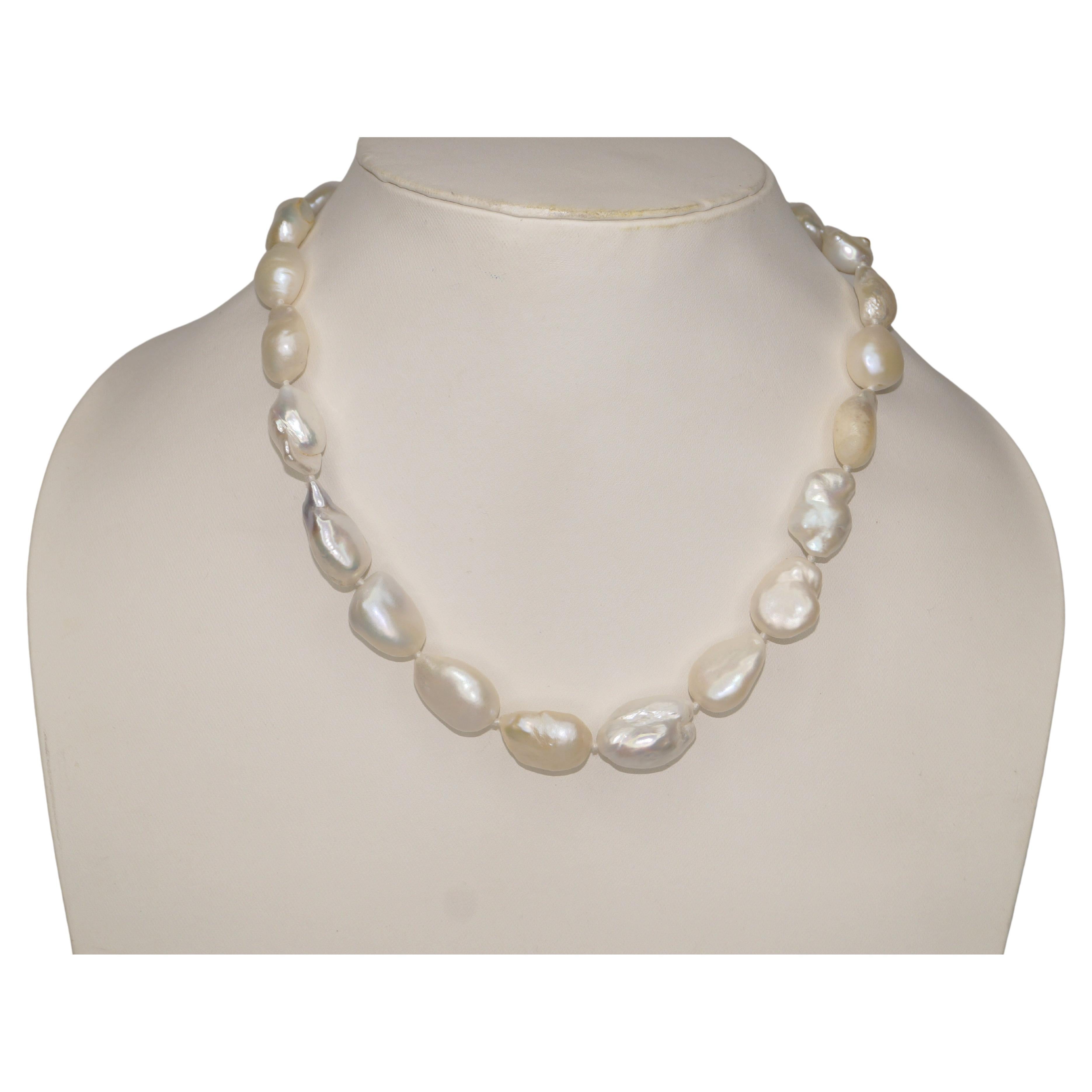 16-23mm Lustrous baroque pearl 14k Gold Necklace Wedding White pearl necklace For Sale