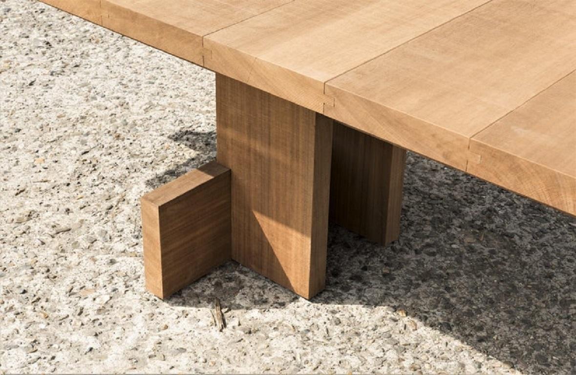 Table de salle à manger en bois brutaliste d'intérieur/extérieur de 16'-5