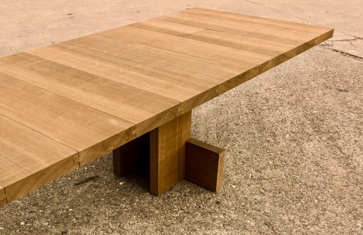 Bois Table de salle à manger en bois brutaliste d'intérieur/extérieur de 16'-5