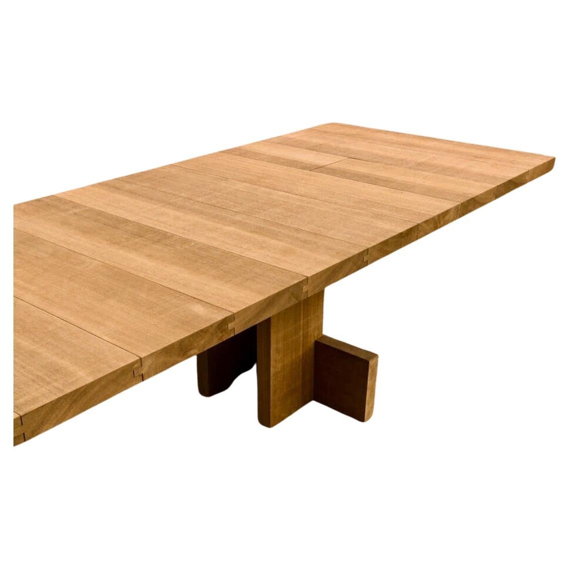 Table de salle à manger en bois brutaliste d'intérieur/extérieur de 16'-5