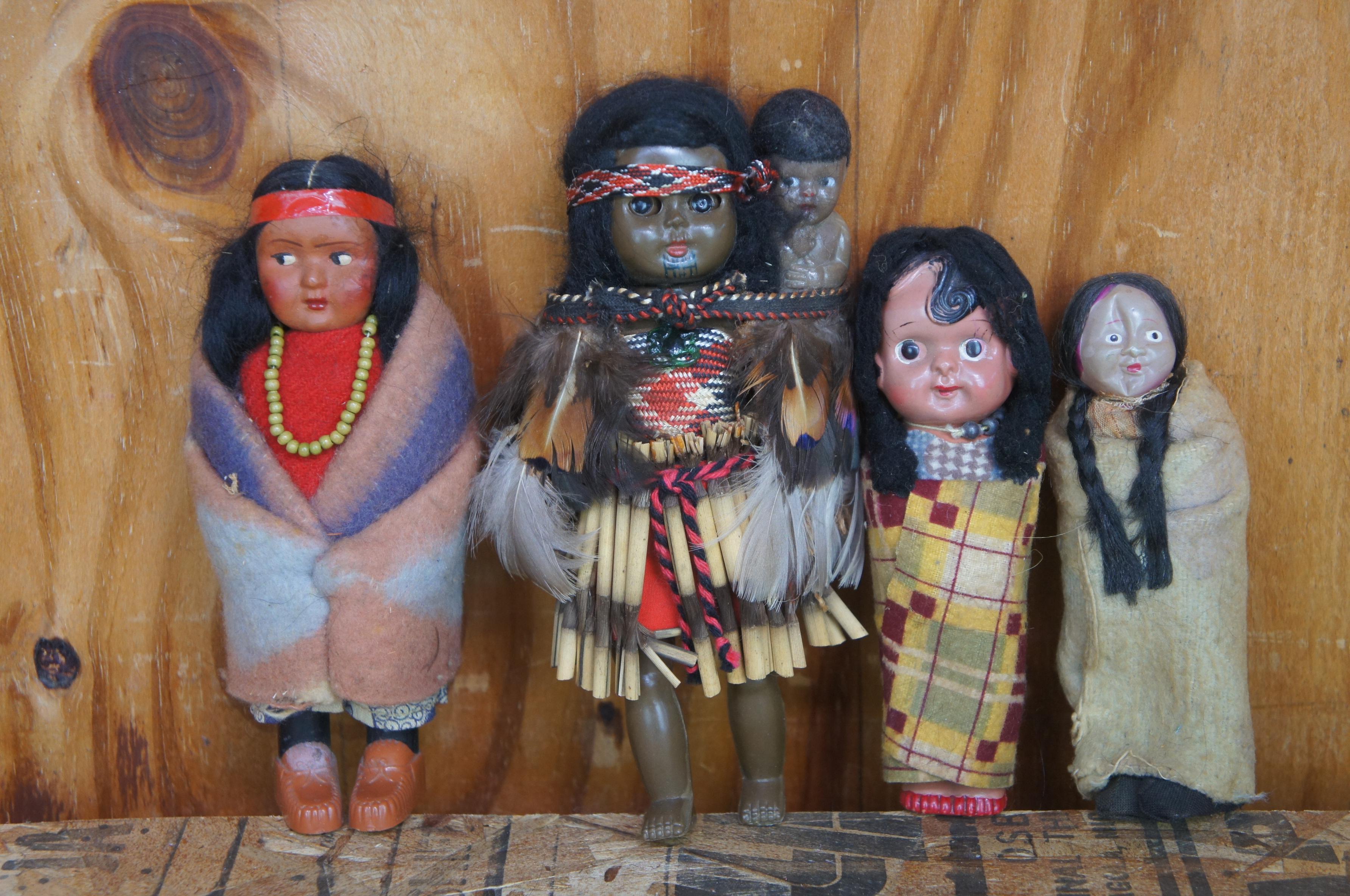16 poupées amérindiennes Skookum Bully Good Indian Dolls Papoose Tribal en laine ancienne  en vente 3