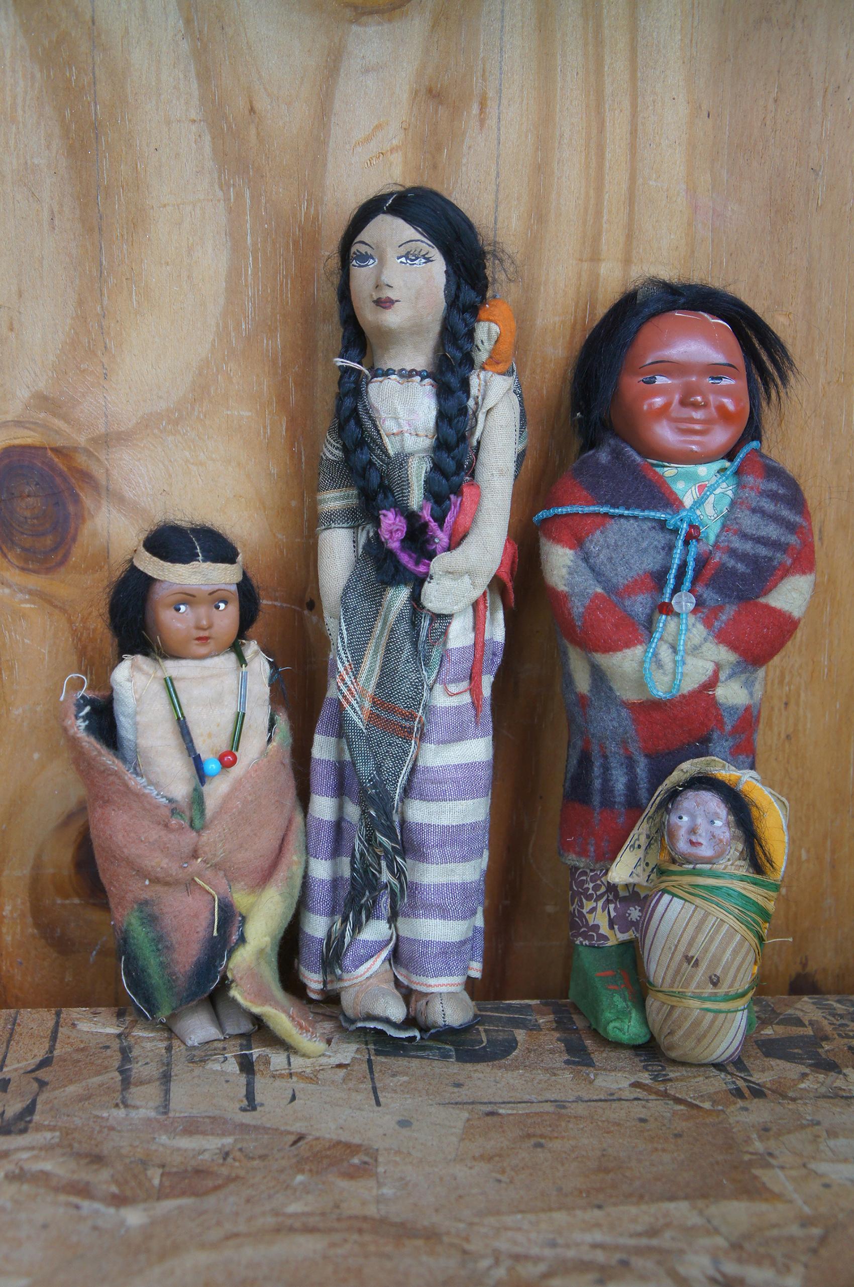 16 Antique Wool Native American Skookum Bully Good Indian Dolls Papoose Tribal  For Sale 1