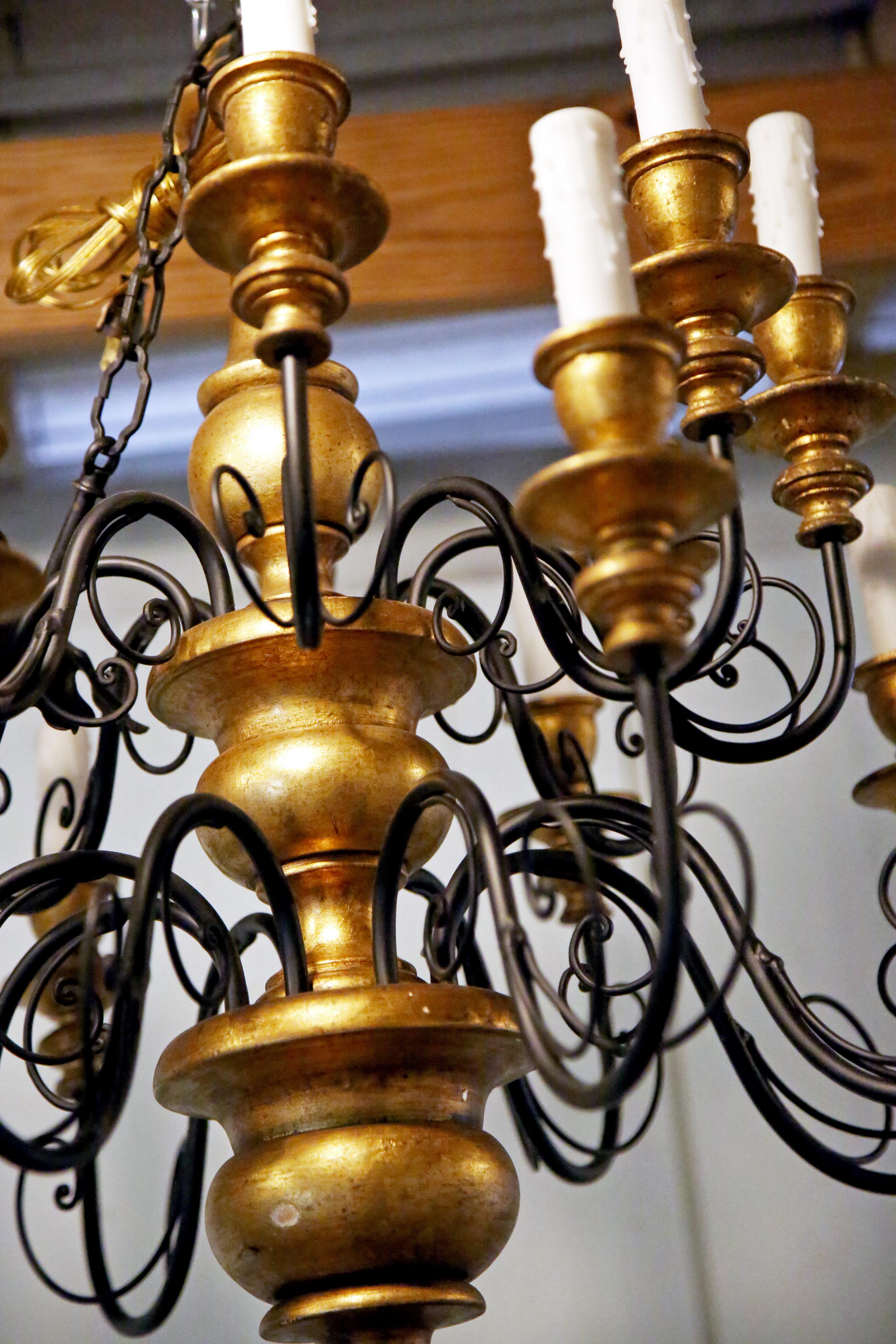 19th Century 16 Arm Italian Wood Gold Gilt Chandelier For Sale