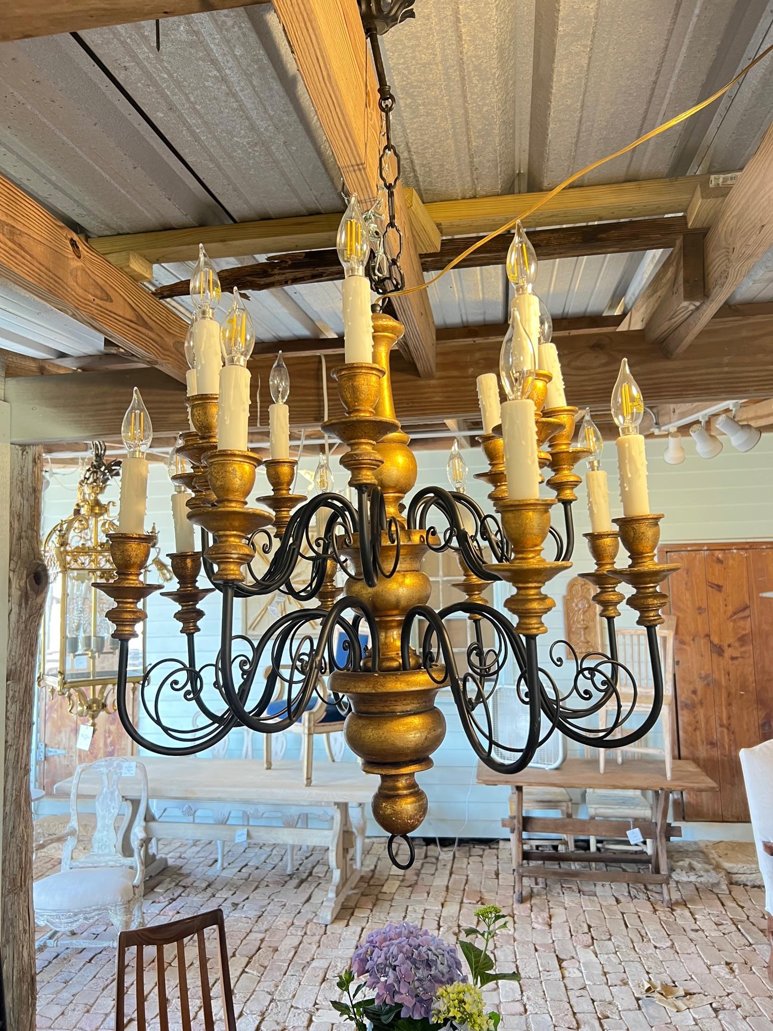 16 Arm Italian Wood Gold Gilt Chandelier For Sale 3