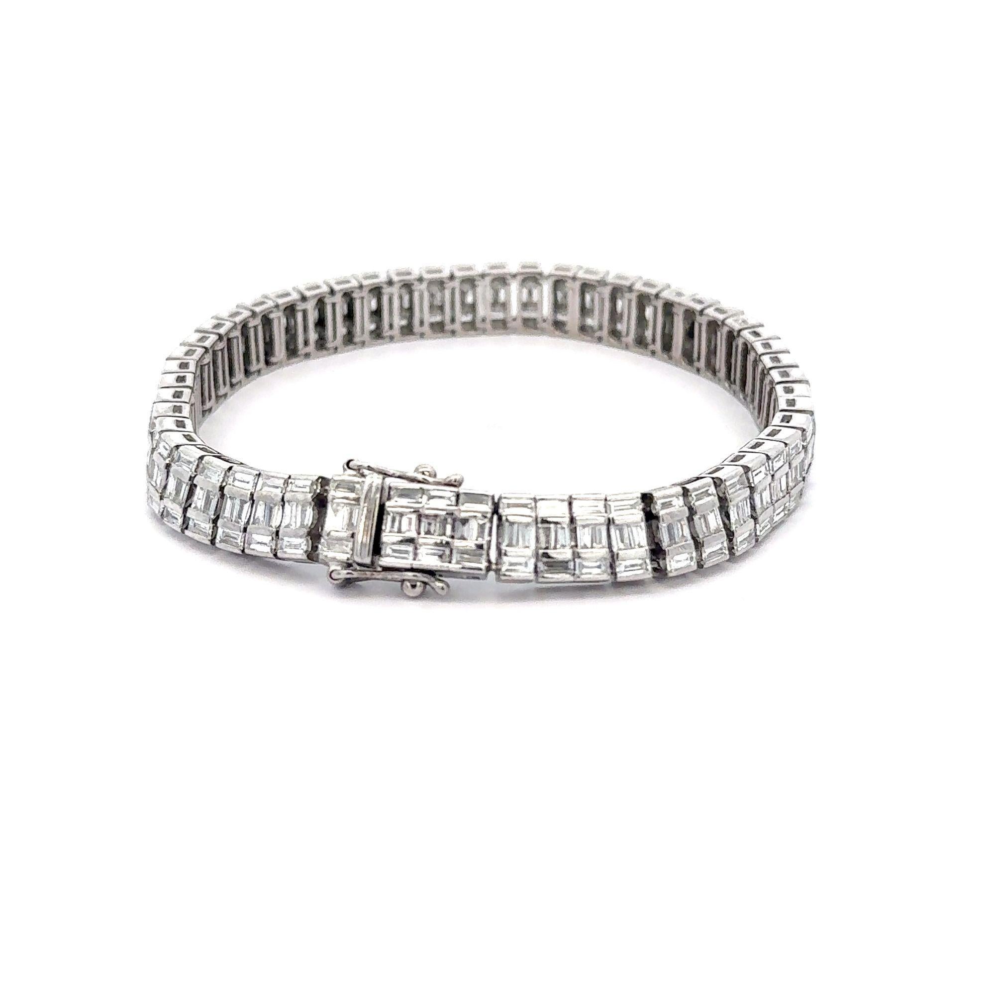 Bracelet à plusieurs maillons en or blanc 18 carats avec diamants taille baguette de 16 carats Unisexe en vente