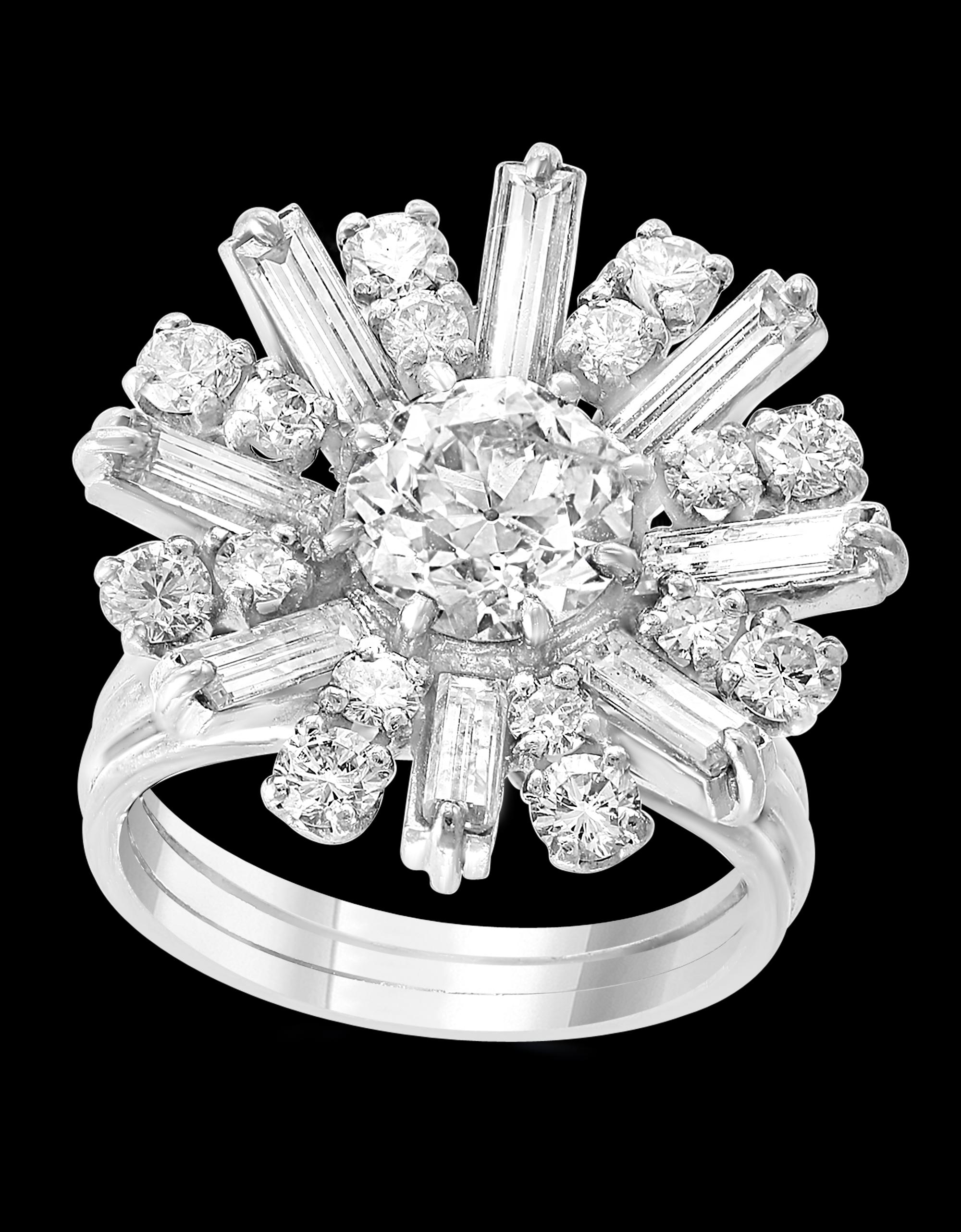 1.6 Carat Centre Diamond Flower Cocktail Engagement Platinum Ring Estate TDW 3.2 In Excellent Condition For Sale In New York, NY