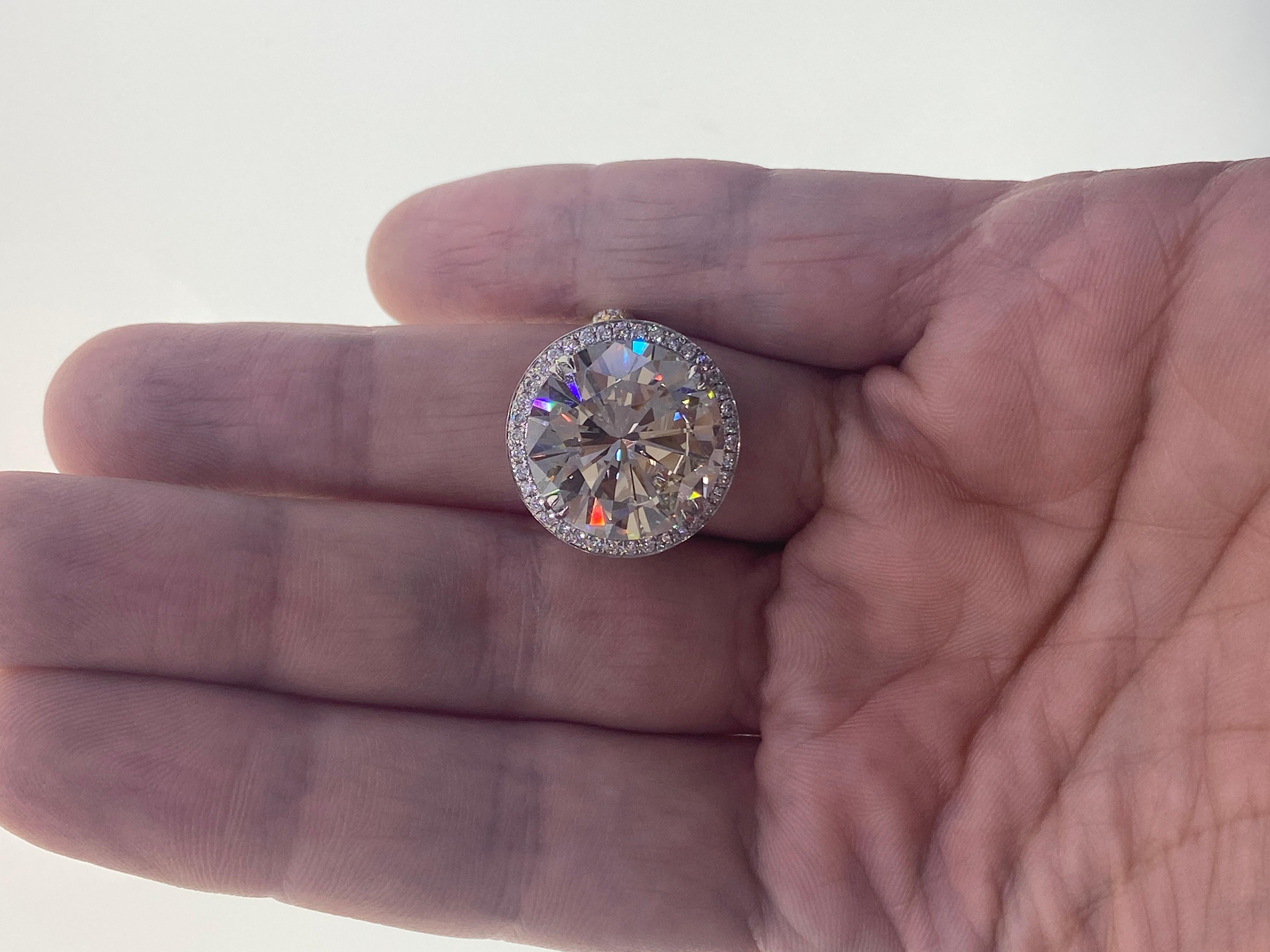 16 Karat Halo-Diamant-Verlobungsring GIA zertifiziert K SI1 im Zustand „Neu“ im Angebot in New York, NY