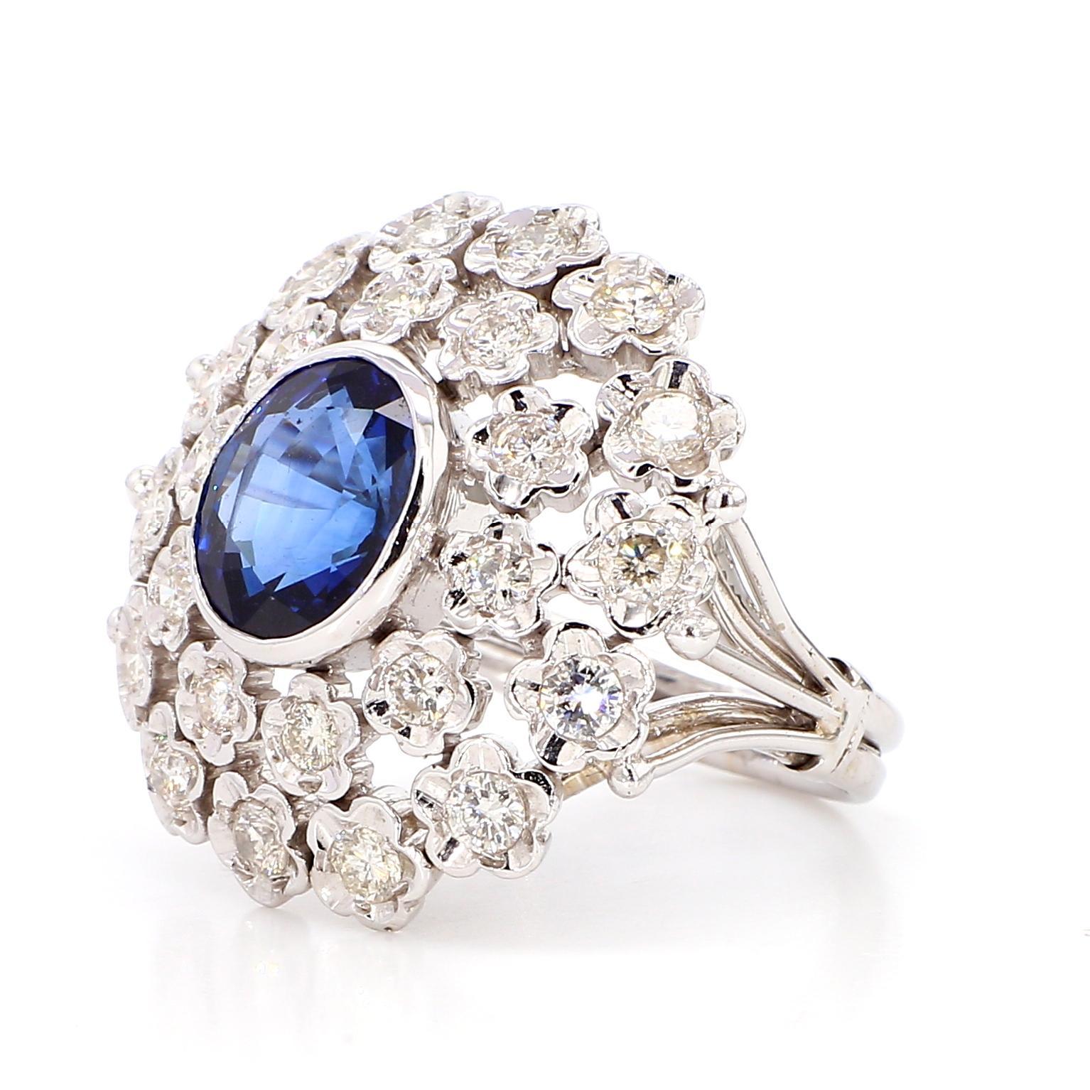 1,6 Karat natürlicher blauer Saphir und 1,77 Karat Diamantring im Zustand „Neu“ im Angebot in New York, NY