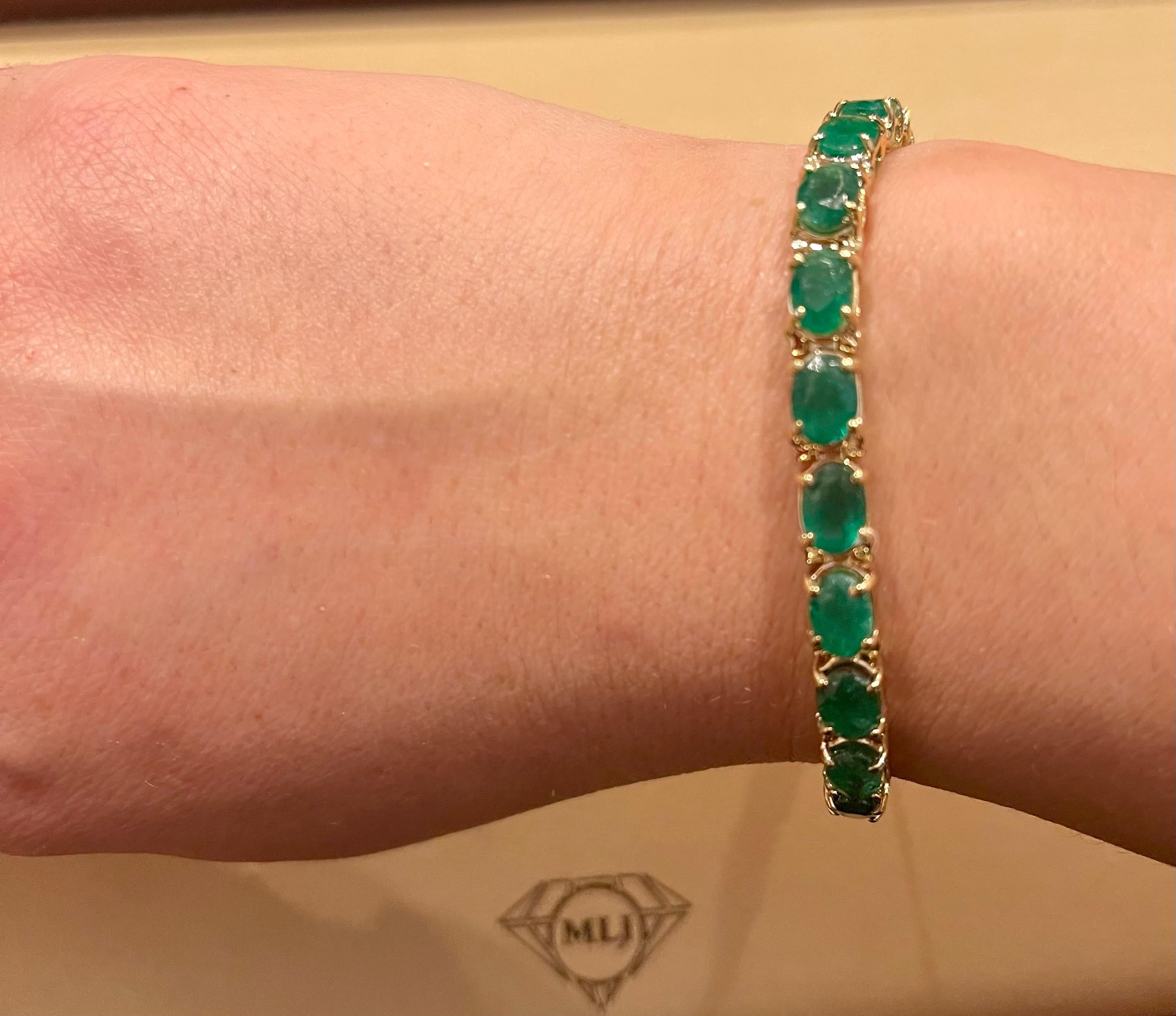16 Carat Natural Emerald Cocktail Tennis Bracelet 14 Karat Yellow Gold For Sale 6