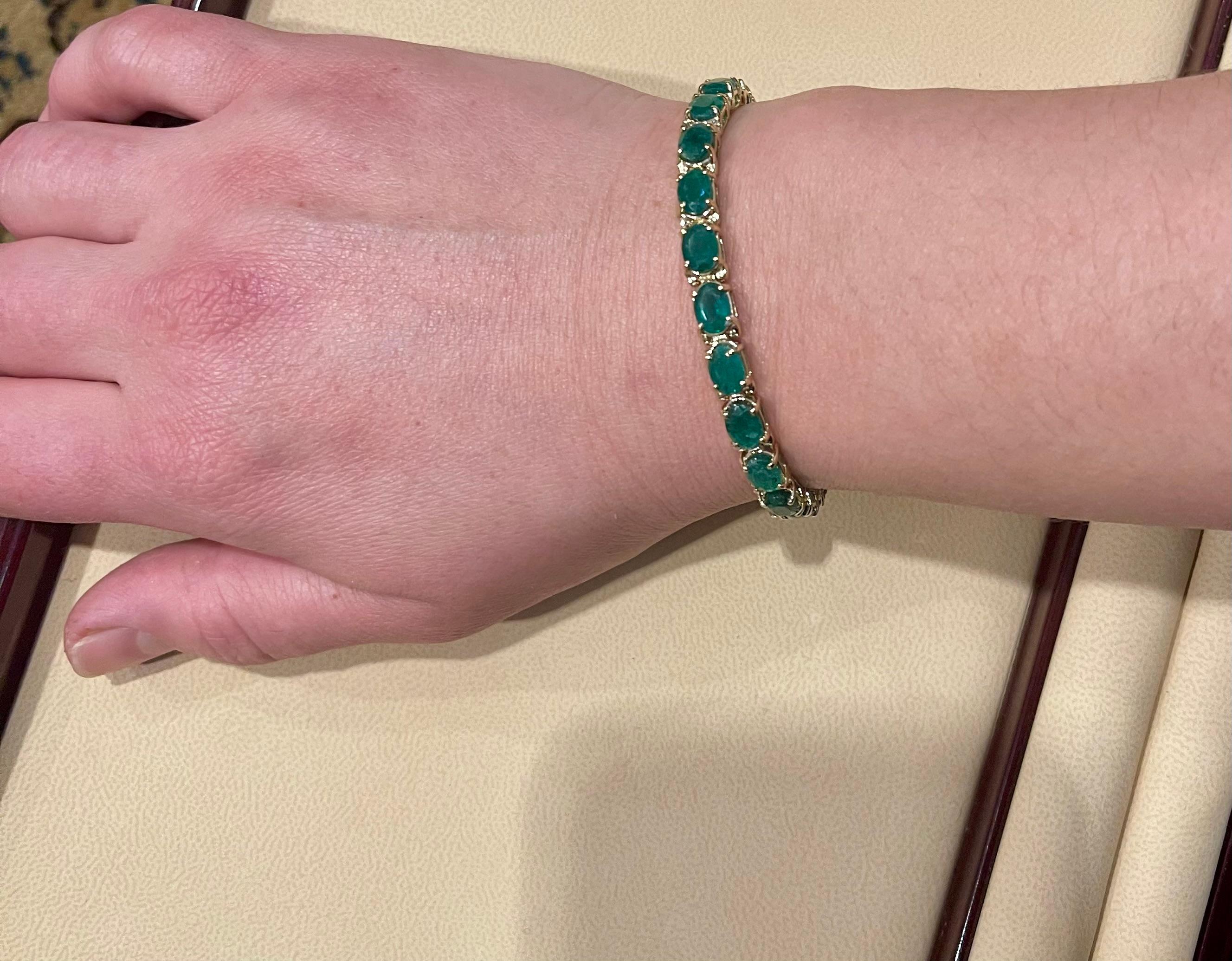 16 Carat Natural Emerald Cocktail Tennis Bracelet 14 Karat Yellow Gold For Sale 8