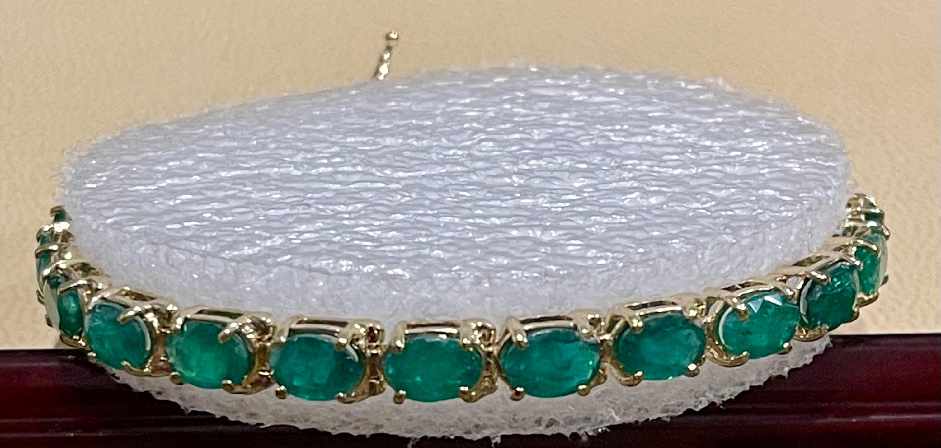 16 Carat Natural Emerald Cocktail Tennis Bracelet 14 Karat Yellow Gold For Sale 10