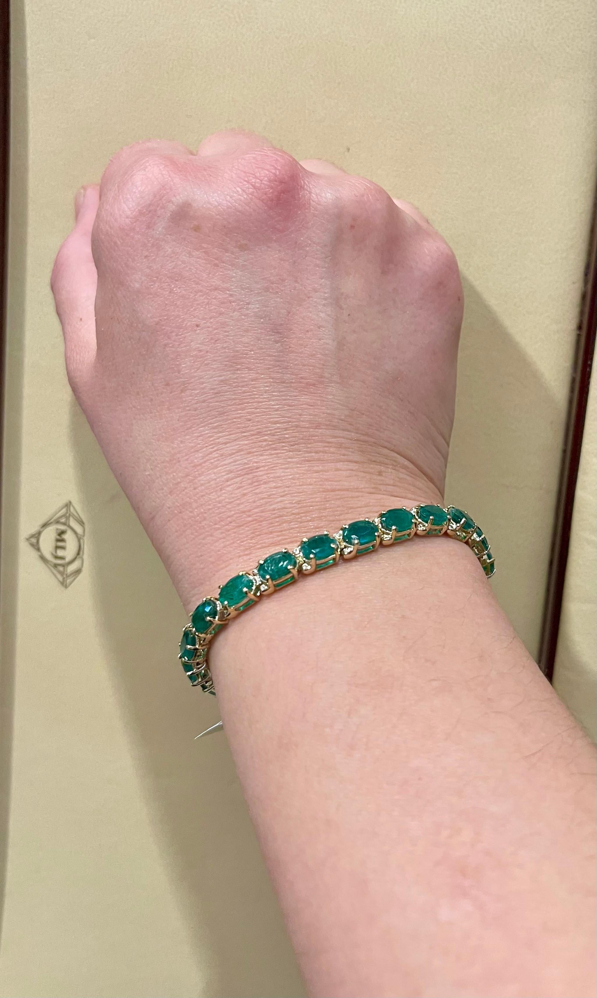 16 Carat Natural Emerald Cocktail Tennis Bracelet 14 Karat Yellow Gold For Sale 11