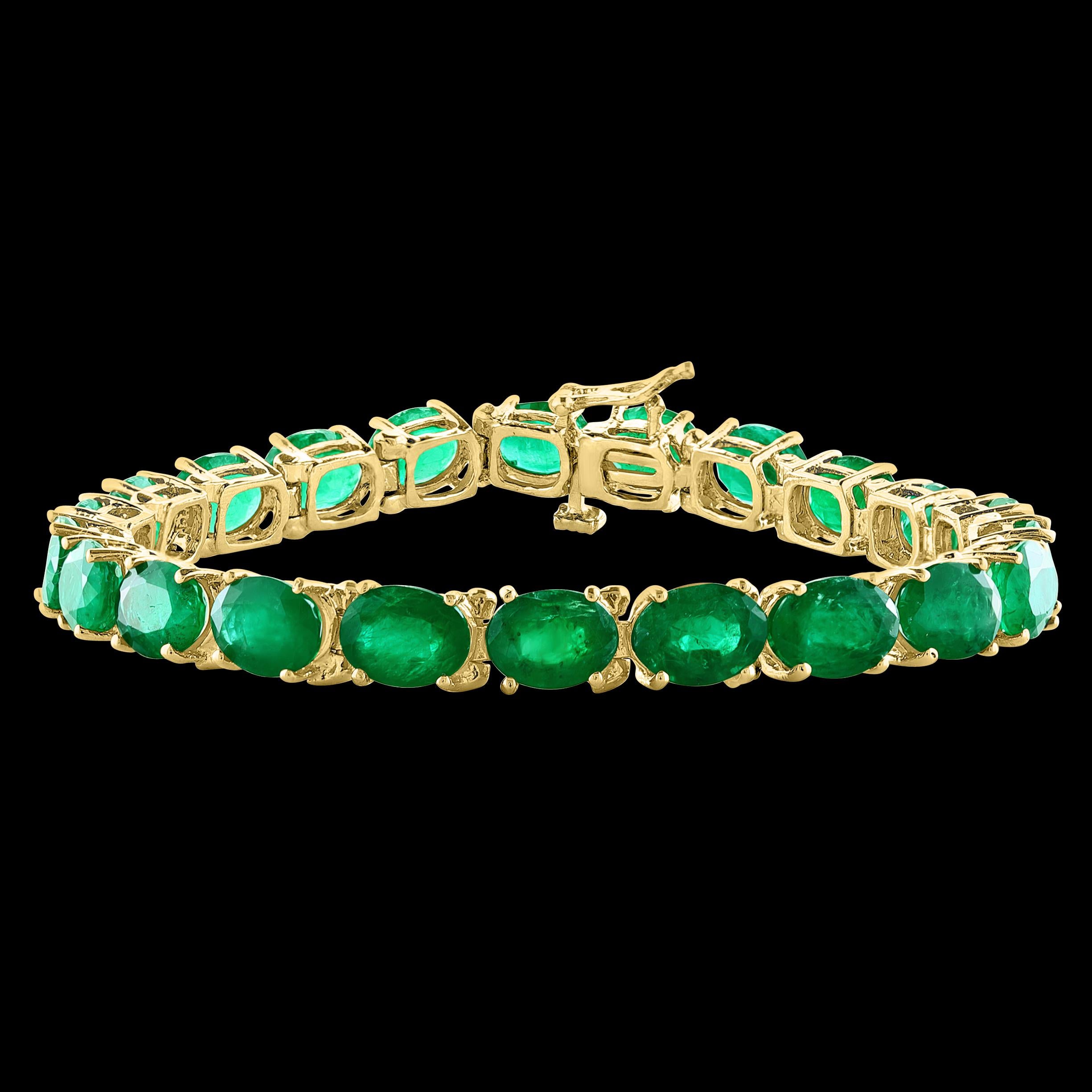 Oval Cut 16 Carat Natural Emerald Cocktail Tennis Bracelet 14 Karat Yellow Gold For Sale