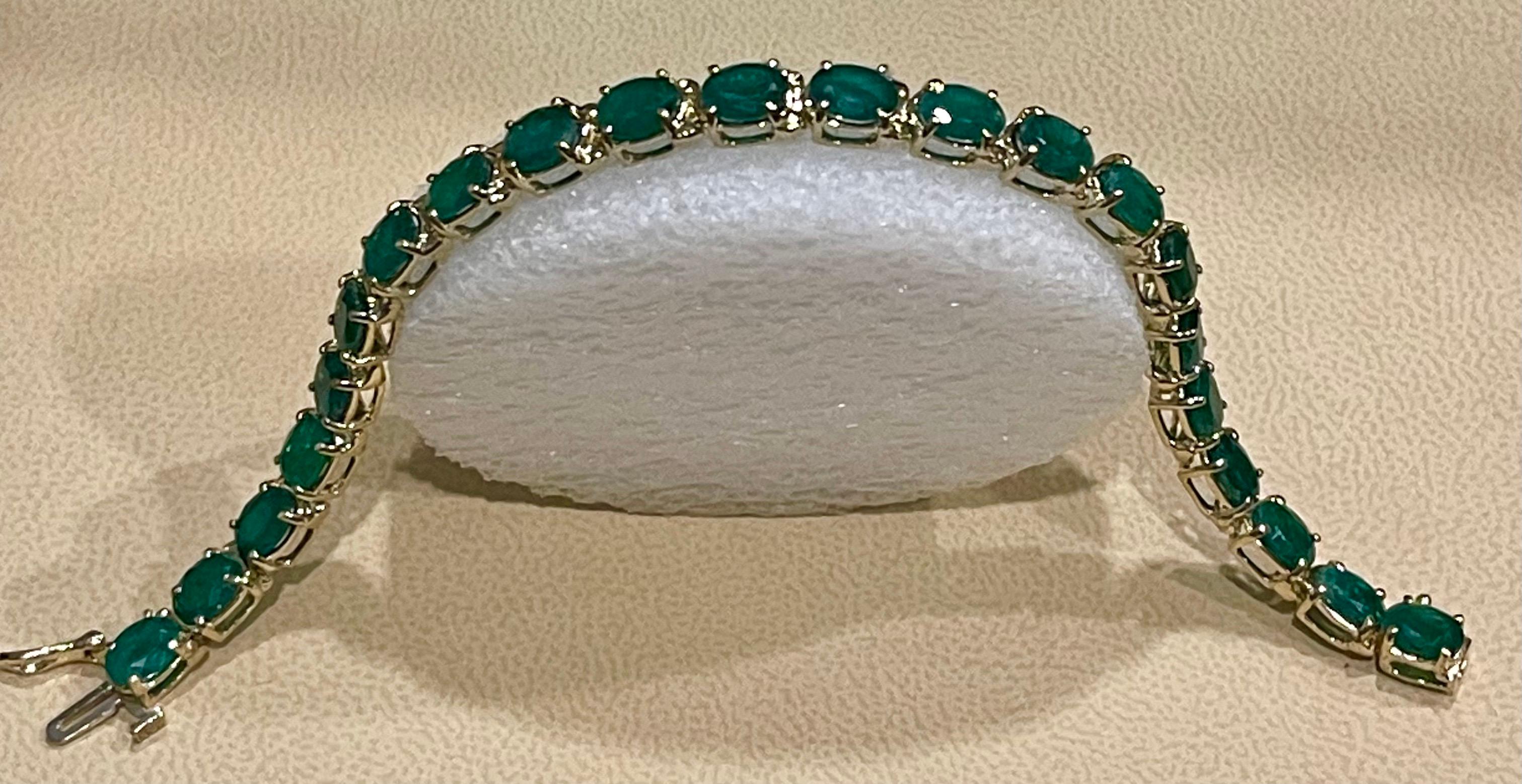 16 Carat Natural Emerald Cocktail Tennis Bracelet 14 Karat Yellow Gold For Sale 3