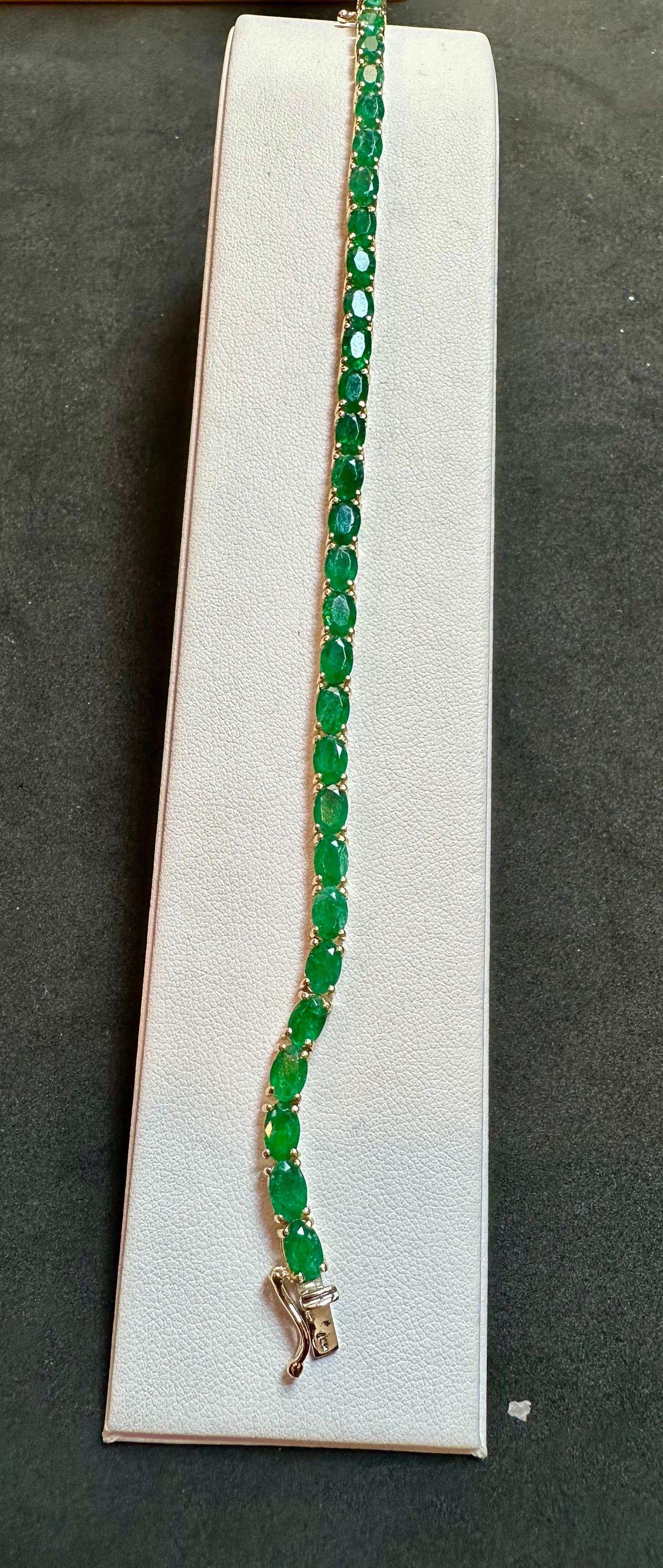 16 Carat Natural Emerald Cocktail Tennis Bracelet 14 Karat Yellow Gold For Sale 4