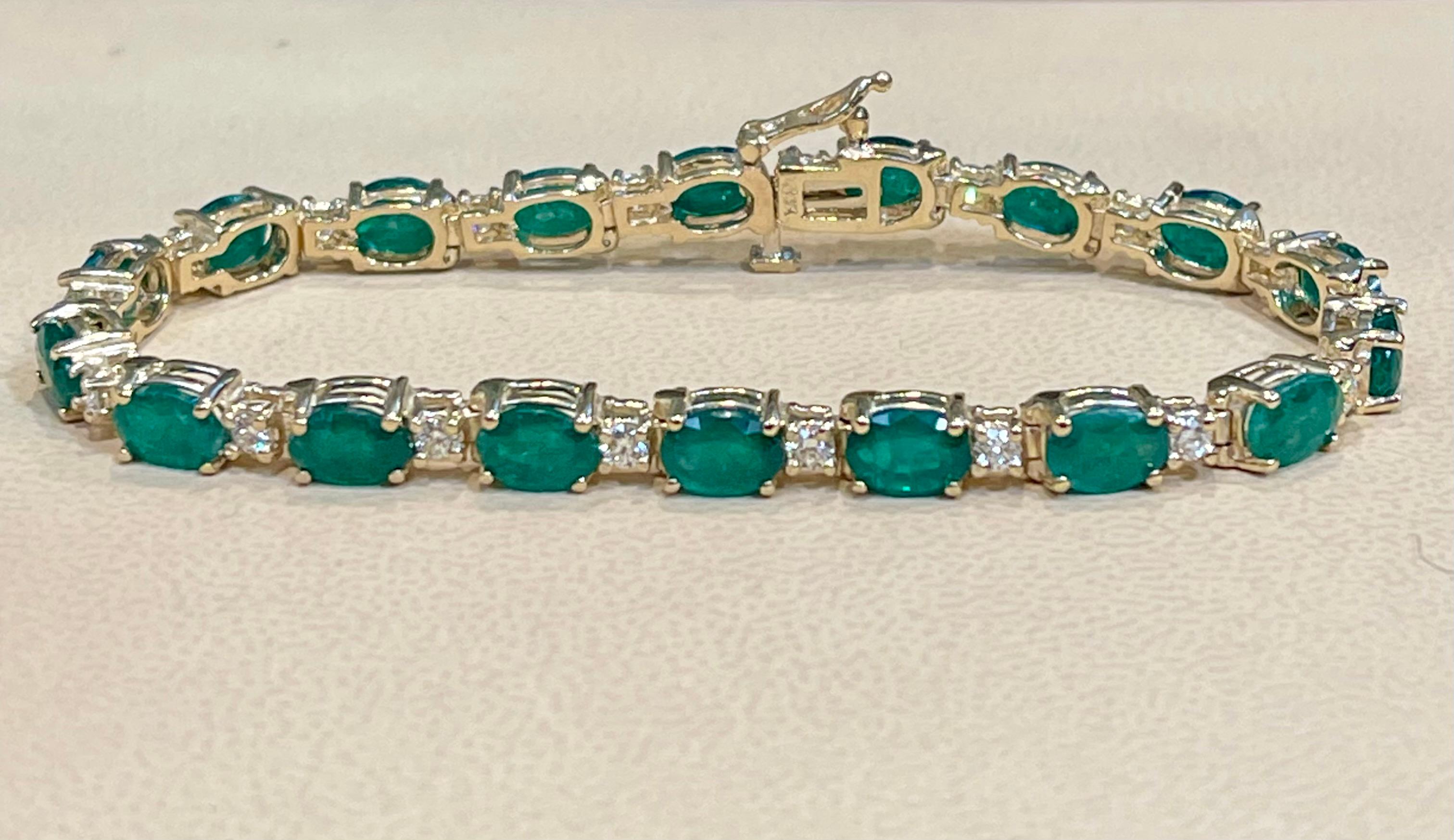 16 Carat Natural Emerald & Diamond Cocktail Tennis Bracelet 14 Karat Yellow Gold In New Condition In New York, NY