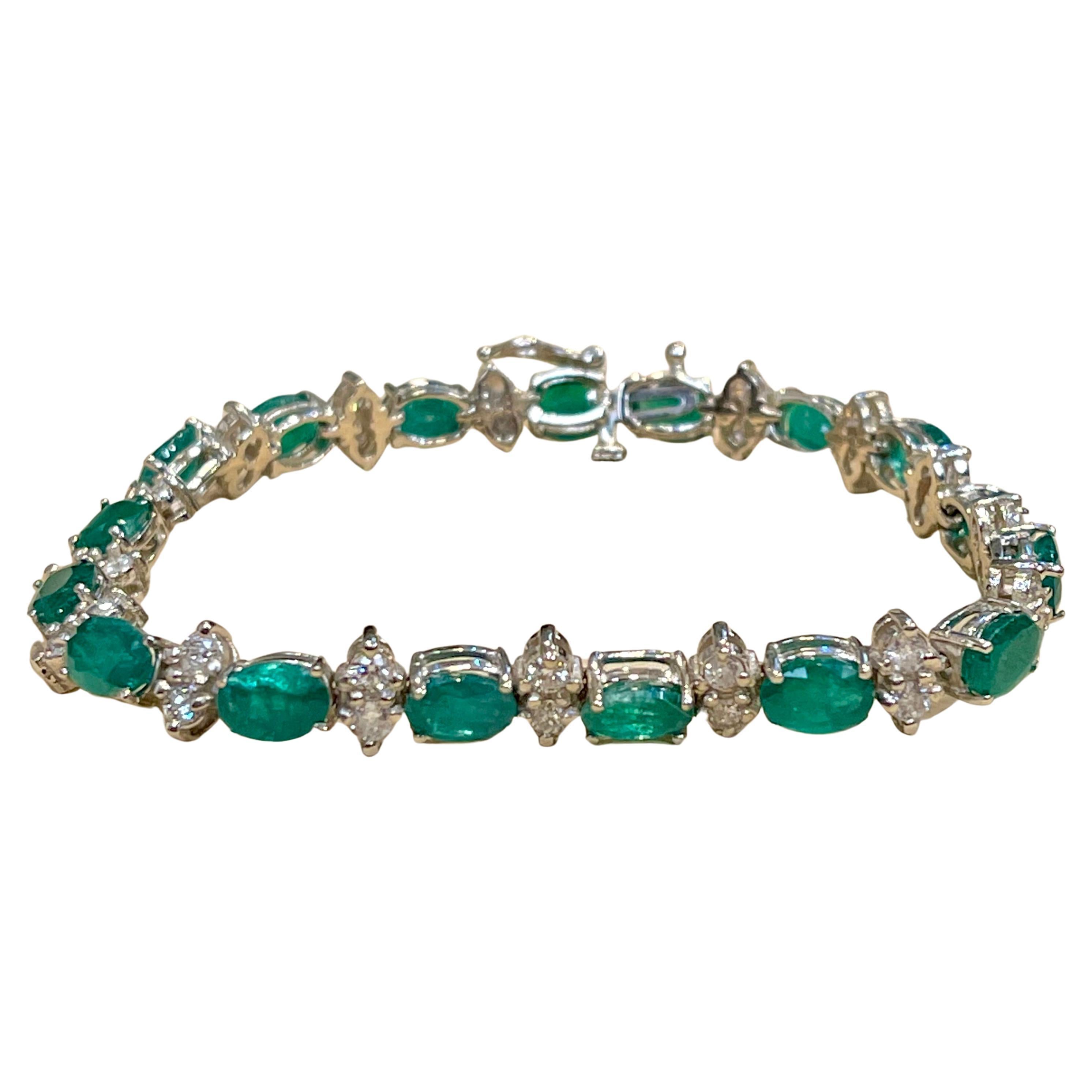 16 Carat Natural Emerald & Diamond Cocktail Tennis Bracelet 14 Karat Yellow Gold In New Condition For Sale In New York, NY