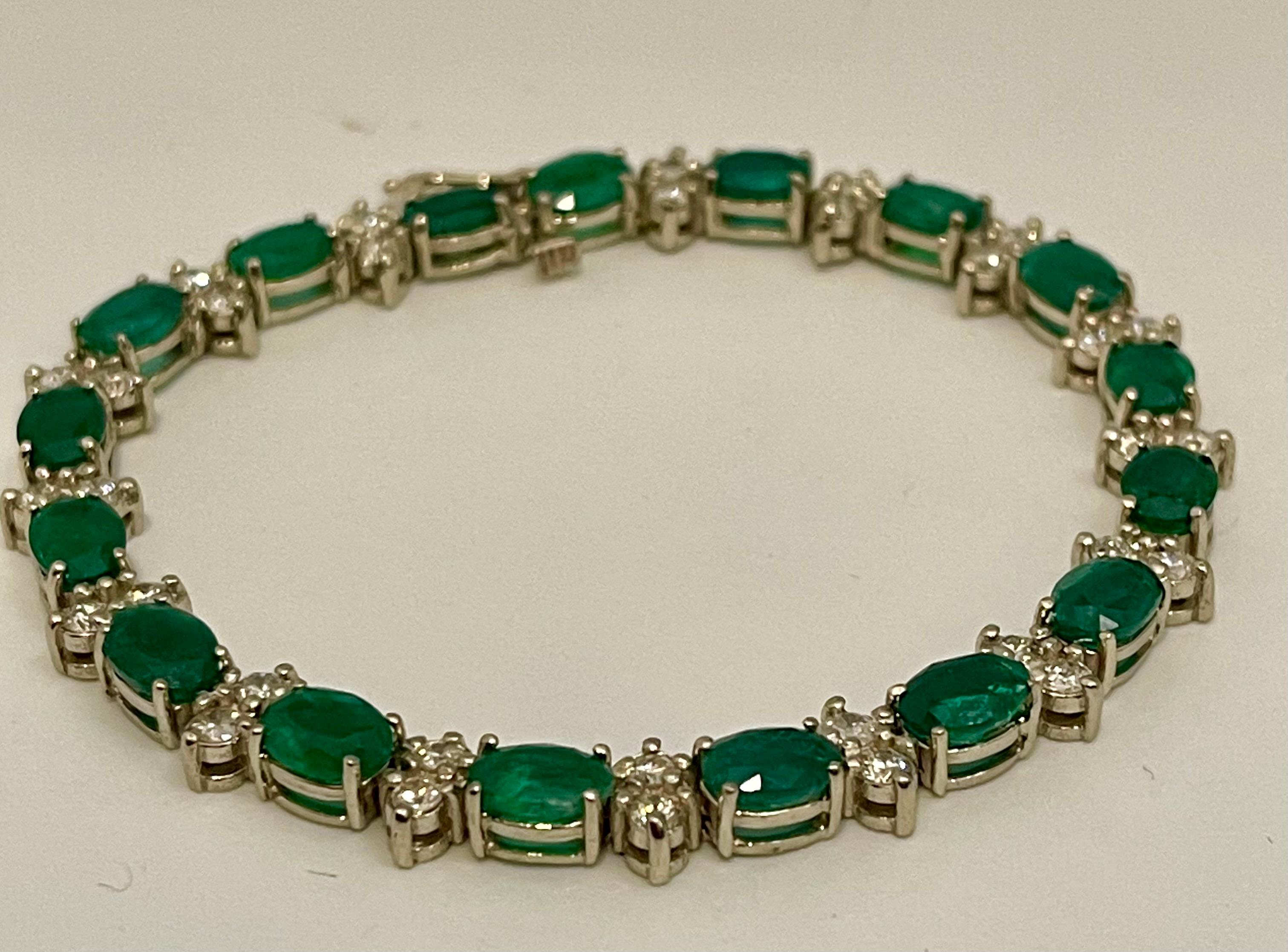 Women's 16 Carat Natural Emerald & Diamond Cocktail Tennis Bracelet 14 Karat Yellow Gold For Sale