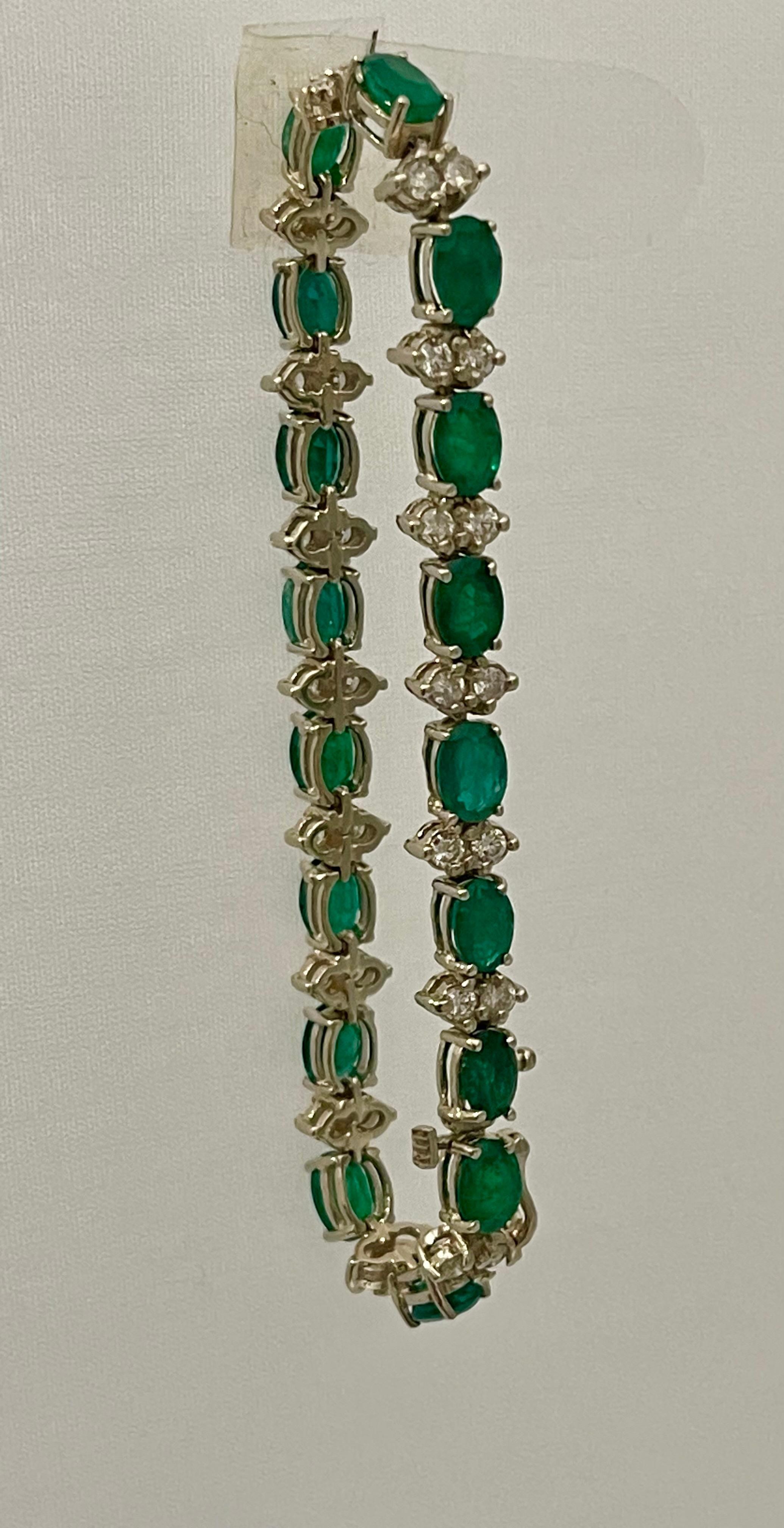 16 Carat Natural Emerald & Diamond Cocktail Tennis Bracelet 14 Karat Yellow Gold For Sale 1