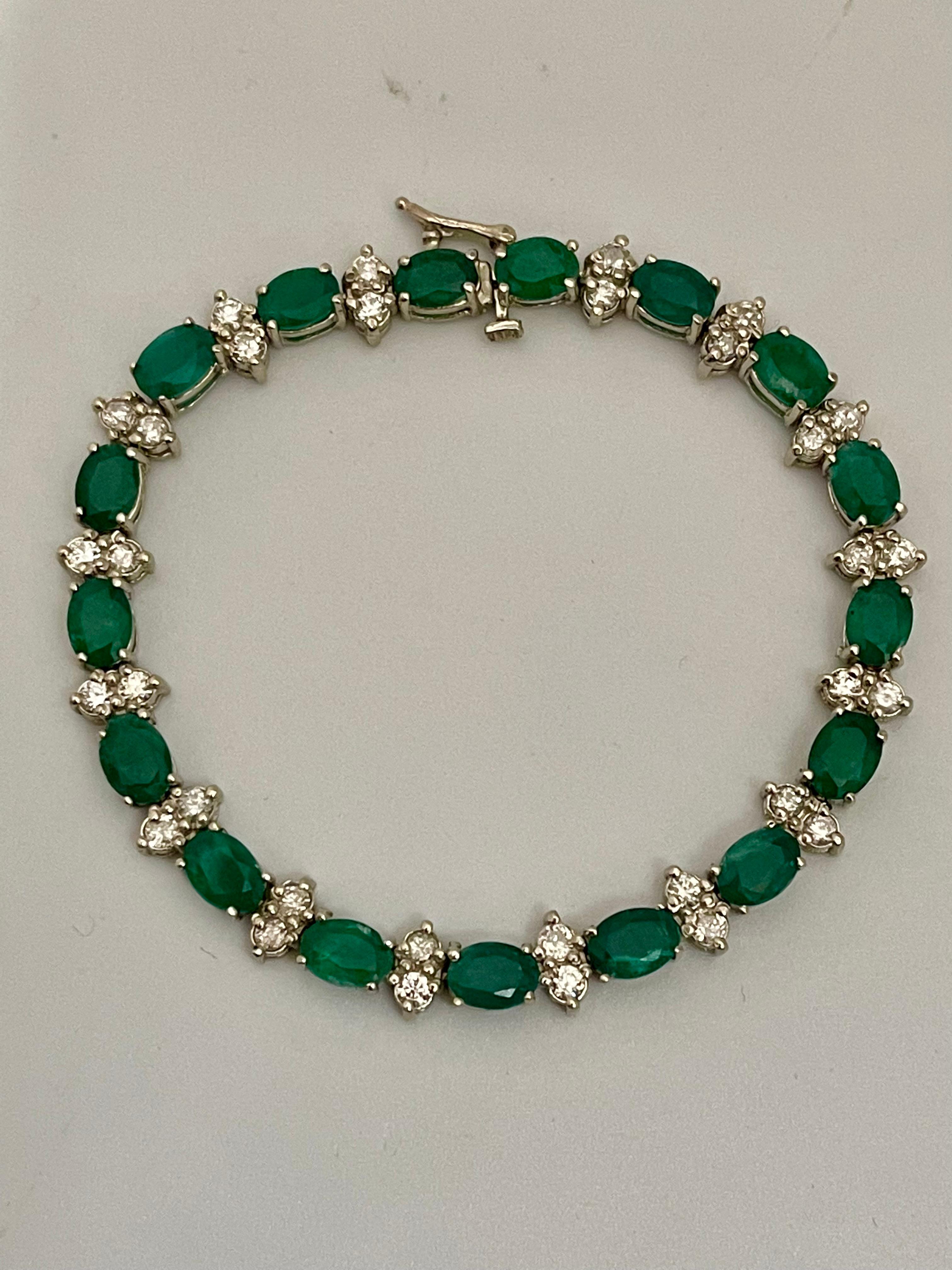 16 Carat Natural Emerald & Diamond Cocktail Tennis Bracelet 14 Karat Yellow Gold For Sale 2