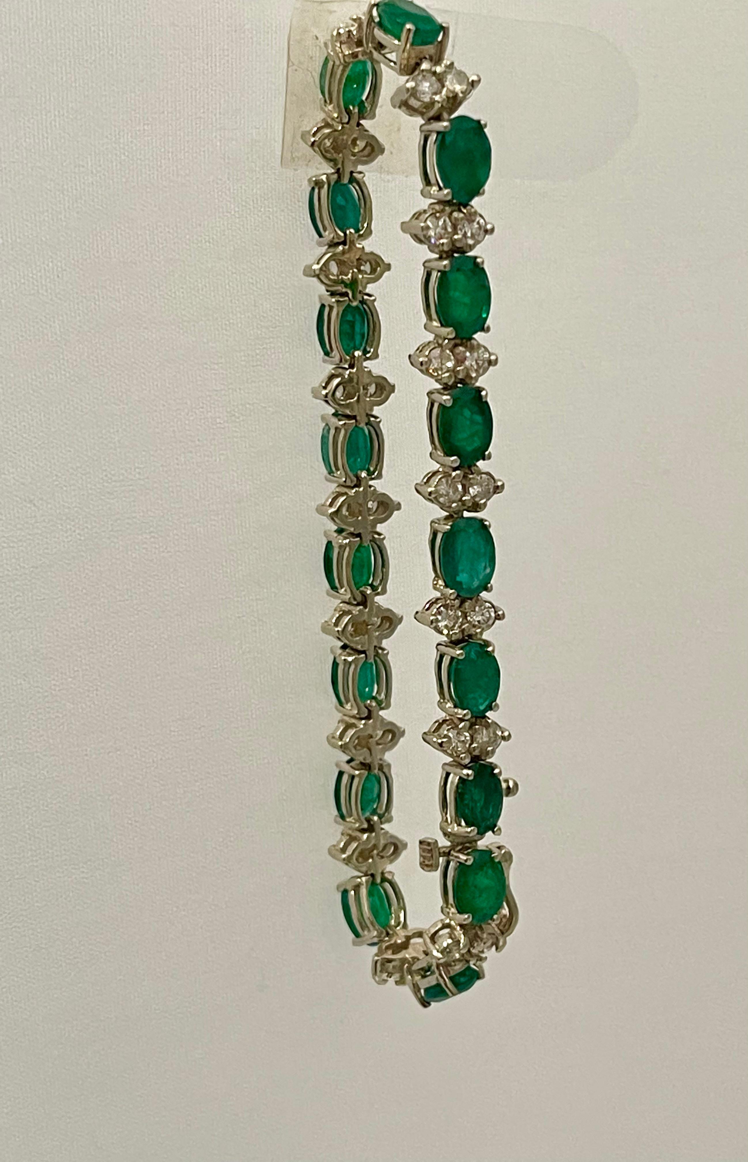 16 Carat Natural Emerald & Diamond Cocktail Tennis Bracelet 14 Karat Yellow Gold For Sale 3