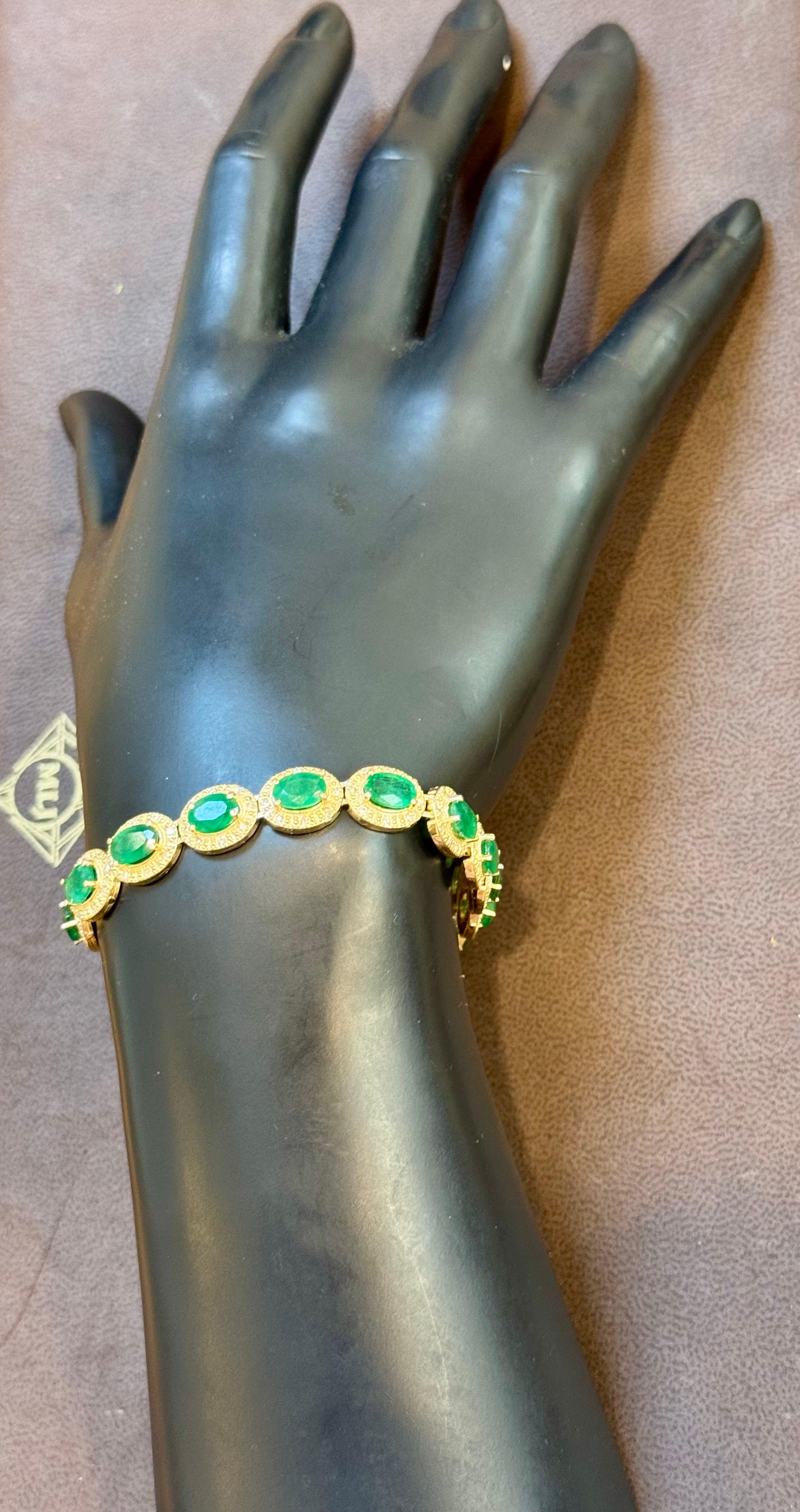 16 quilates  Pulsera de tenis de esmeraldas y diamantes talla ovalada Oro amarillo 14 kilates en venta 5